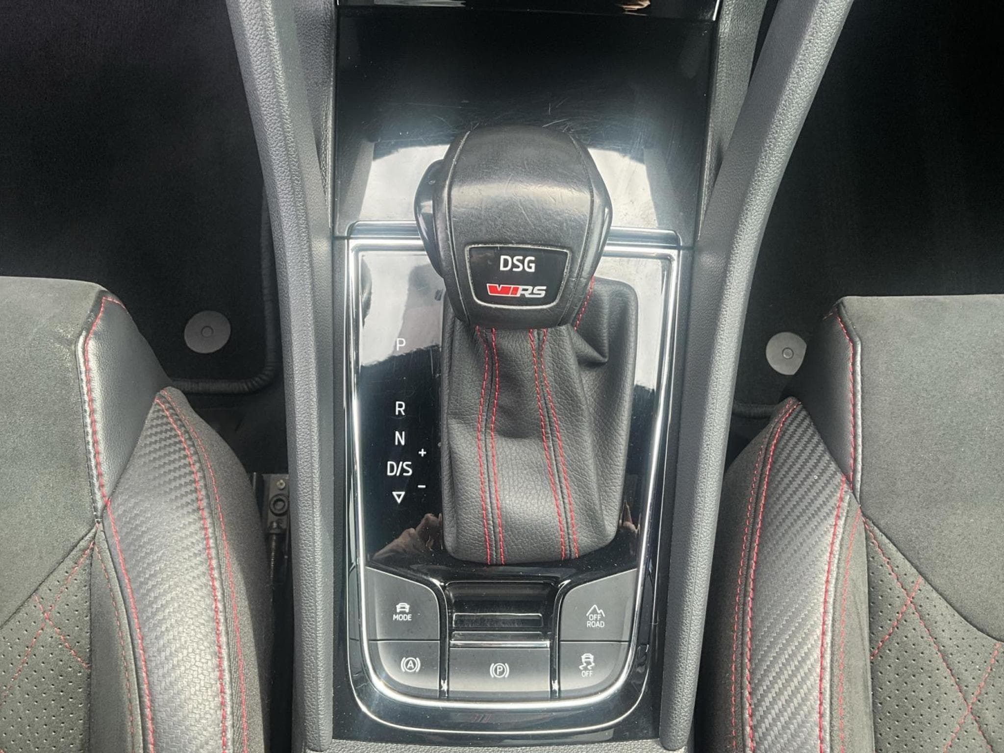 Skoda Kodiaq RS+DSG+4x4+LM20+StandH. (2022) - Foto 12