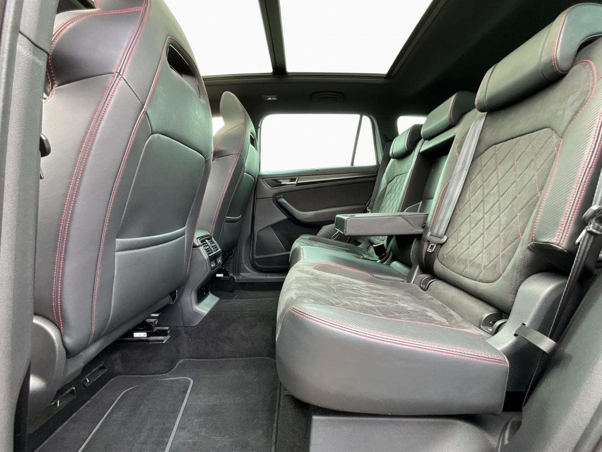 Skoda Kodiaq RS+DSG+4x4+LM20+StandH. (2022) - Foto 16