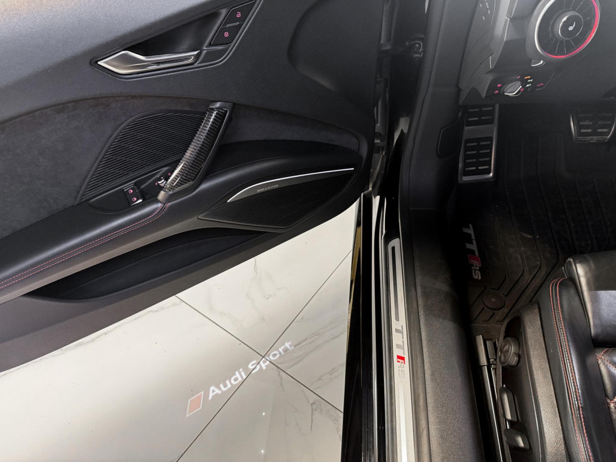 Audi TTRS COUPE / B&O / CARBON / MATRIX LED / MAGN. RIDE (2018) - Foto 15