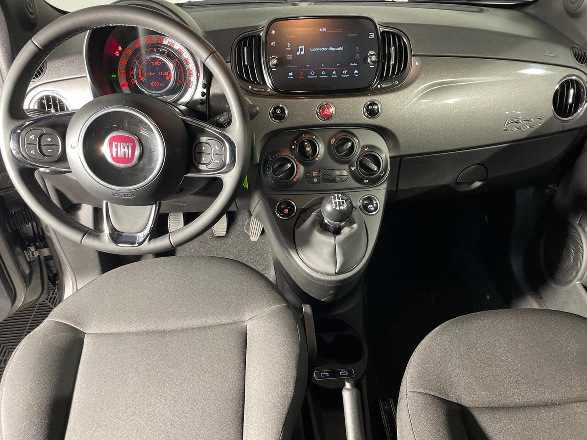 Fiat 500 1.0 70ch BSG SS Pack Confort Carplay (2023) - Photo 3