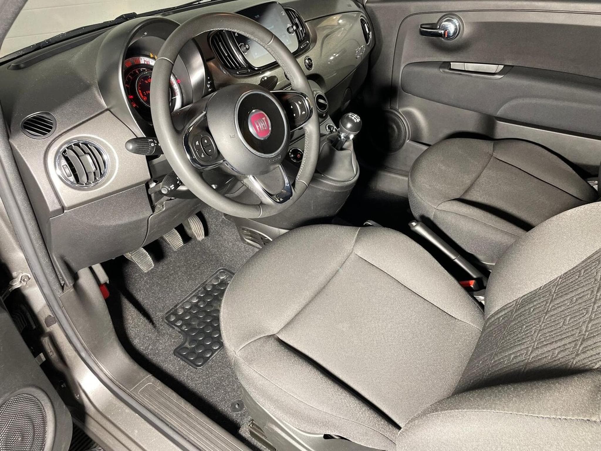 Fiat 500 1.0 70ch BSG SS Pack Confort Carplay (2023) - Photo 8