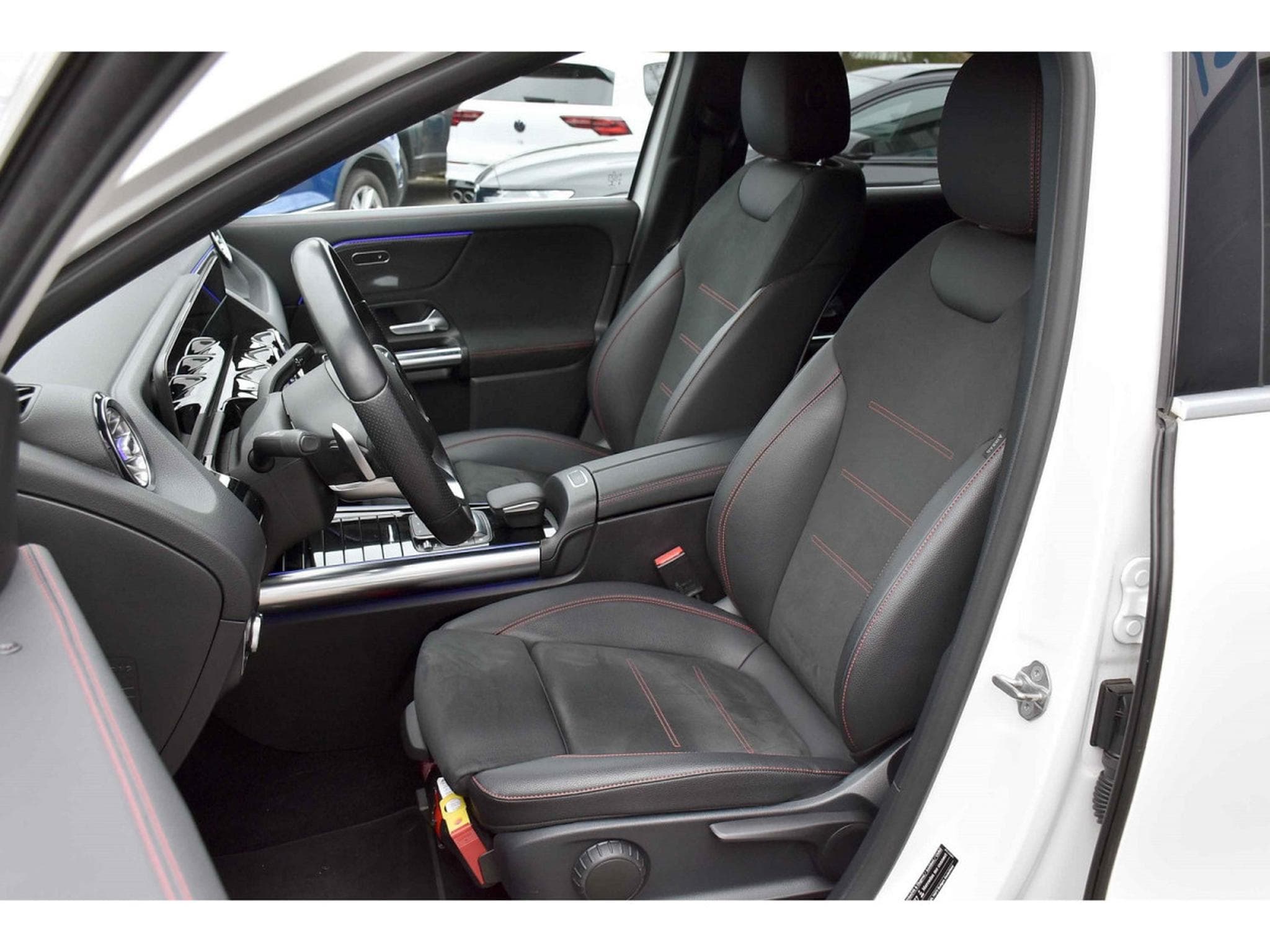 Mercedes GLA 200 CDI AMG Line 8G-Tronic GPS LANE SIDE CAM KEYLESS 1° MAIN (2021) - Foto 6