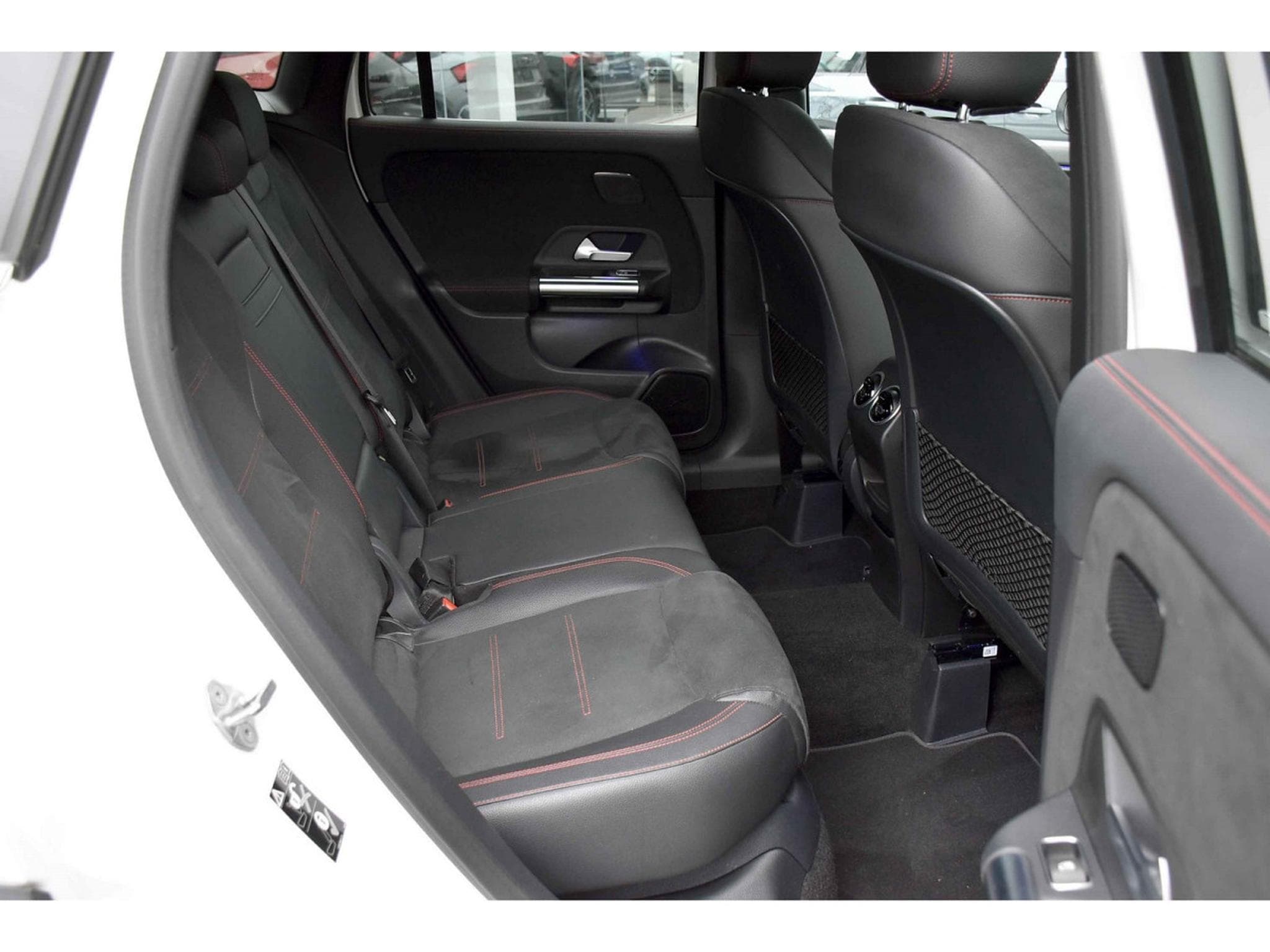 Mercedes GLA 200 CDI AMG Line 8G-Tronic GPS LANE SIDE CAM KEYLESS 1° MAIN (2021) - Foto 8