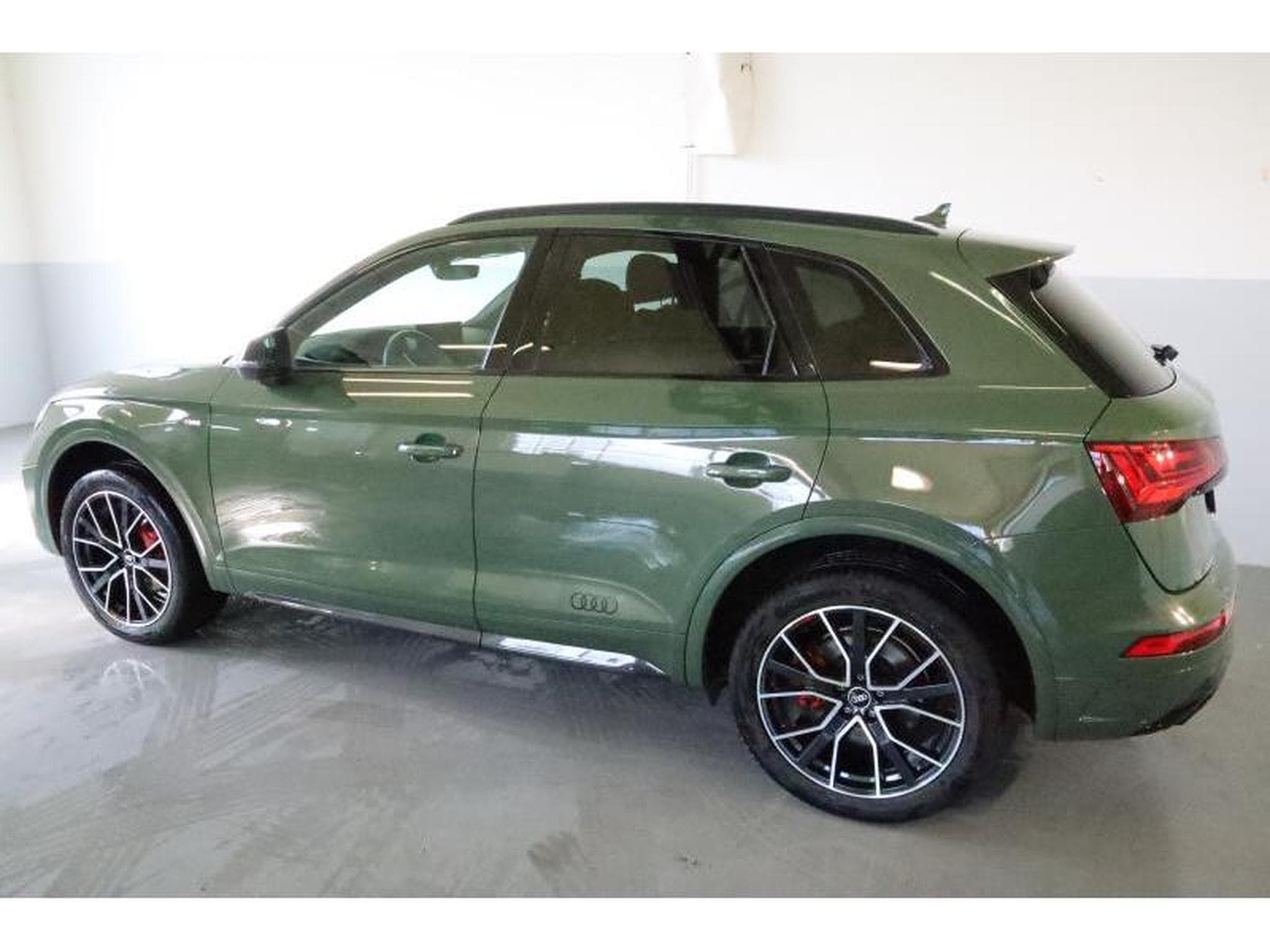 Audi Q5 S Line (2020) - Photo 16