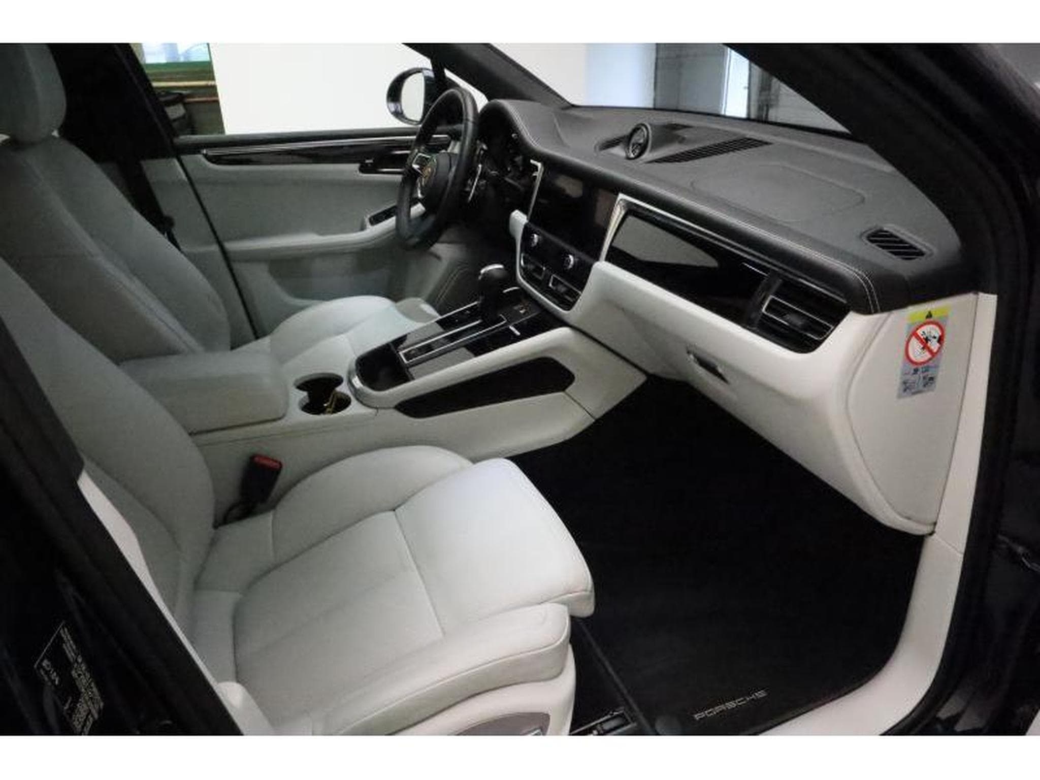 Porsche Macan S (2022) - Photo 12