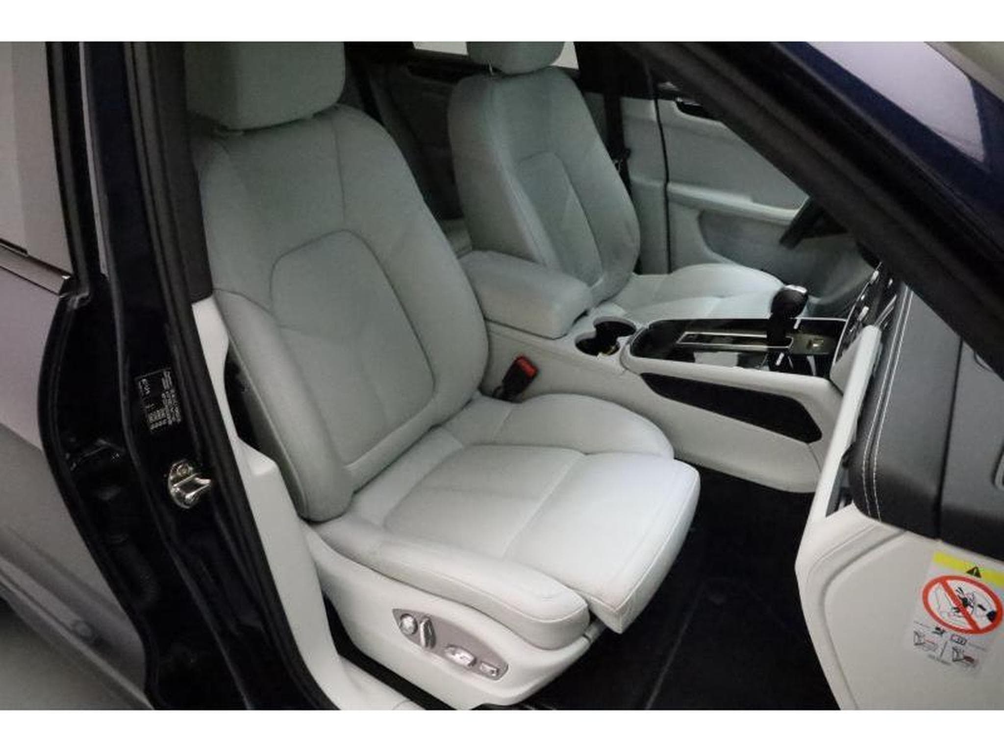 Porsche Macan S (2022) - Photo 13