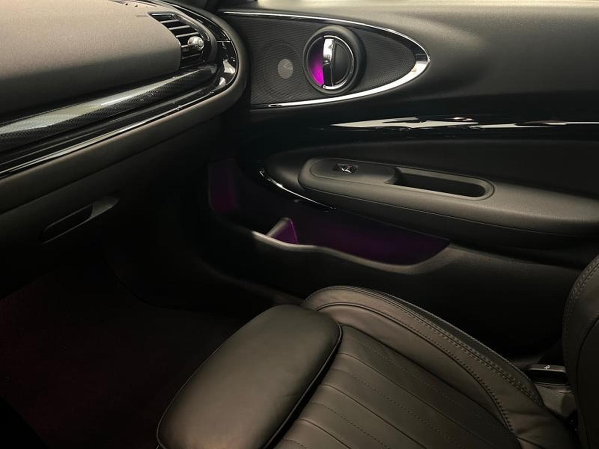 MINI Clubman John Cooper Works (2023) - Photo 12