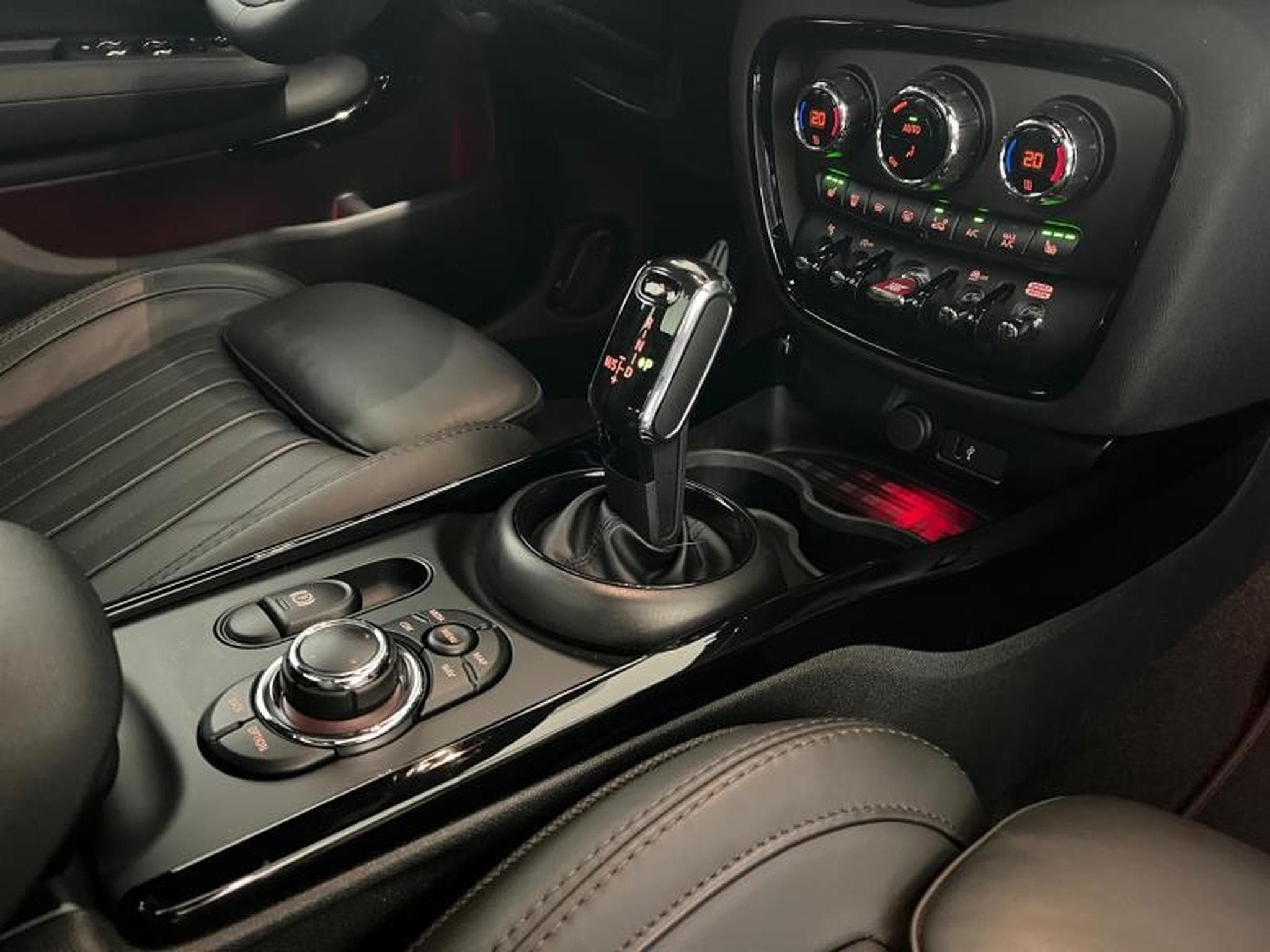 MINI Clubman John Cooper Works (2023) - Photo 8