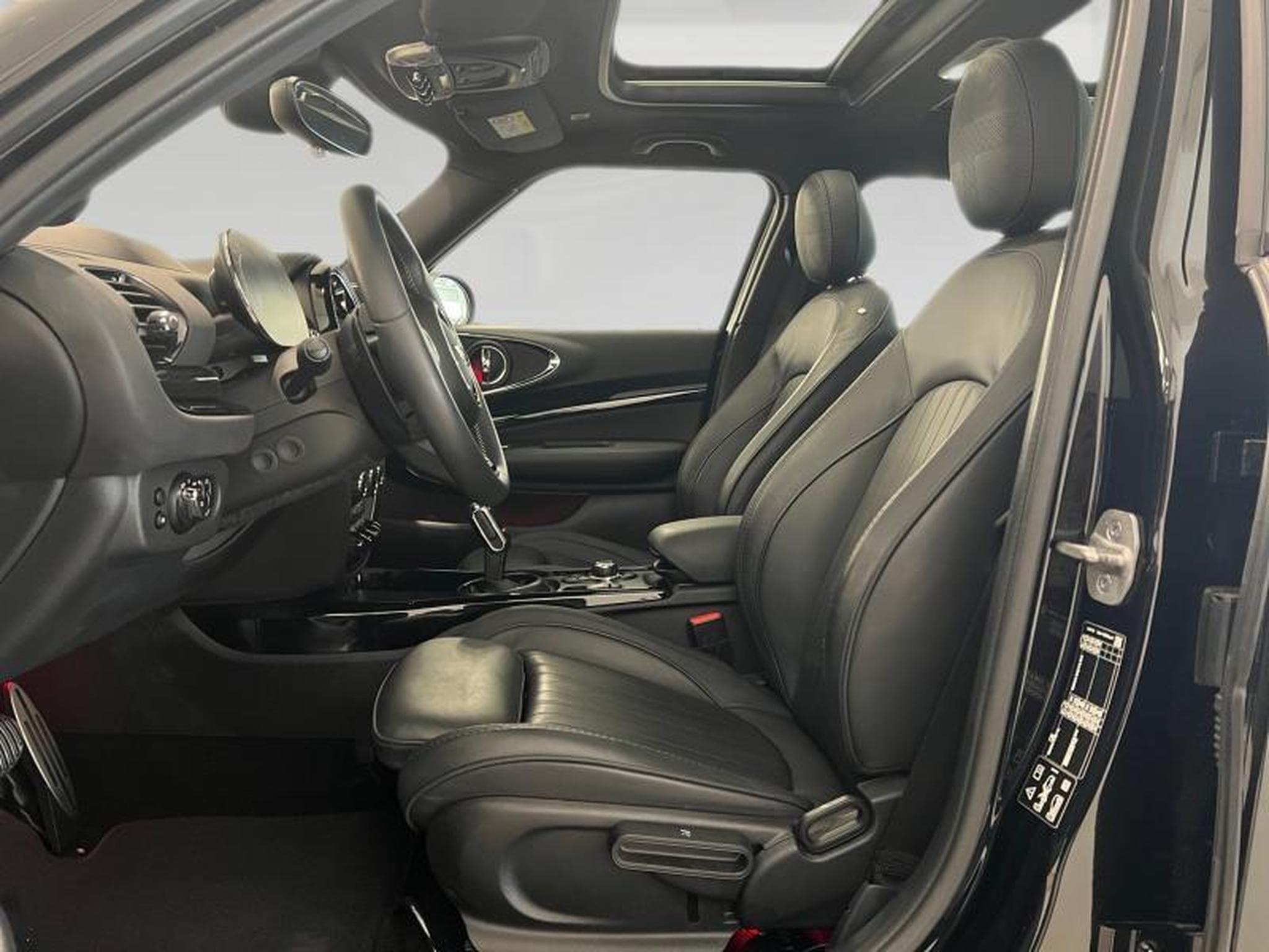 MINI Clubman John Cooper Works (2023) - Photo 9