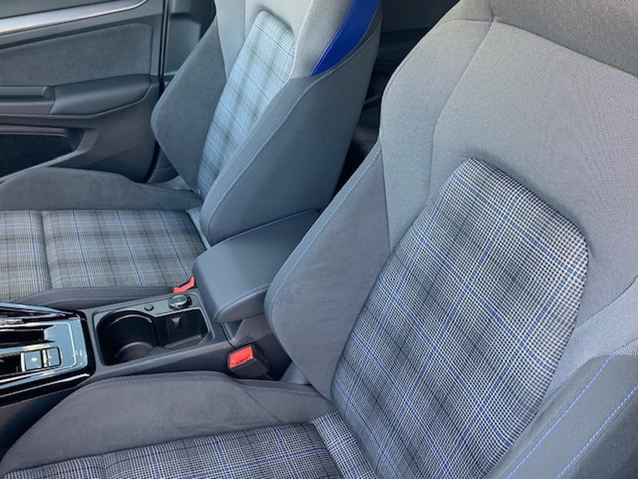 VW Golf GTE BLACK STYLE 177CV DSG6 (2025) - Foto 2