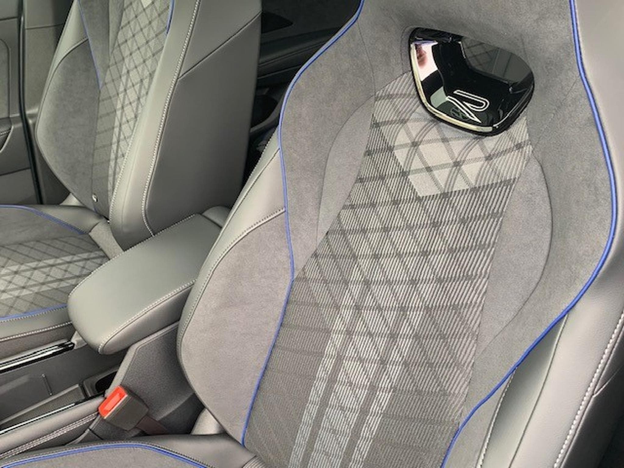 VW Tayron R-LINE BLACK STYLE 1.5 eHYBRID 177CV DSG6 (2026) - Foto 2