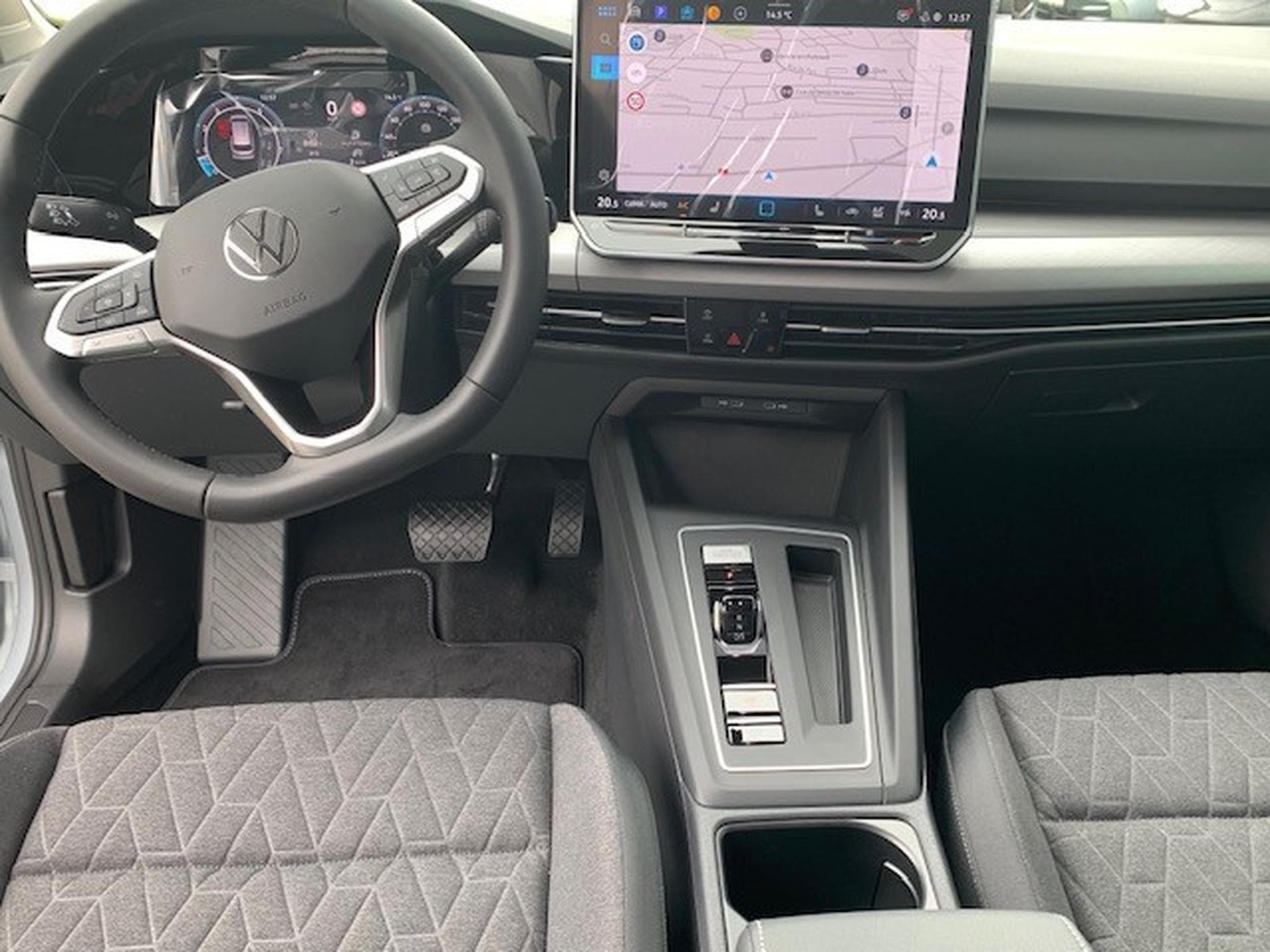 VW Golf Variant LIFE 1.5TSI 150CV DSG7 (2026) - Foto 3