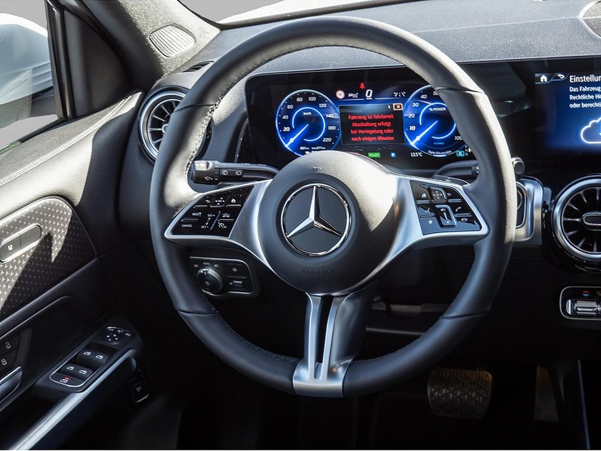 Mercedes EQB (2025) - Photo 6