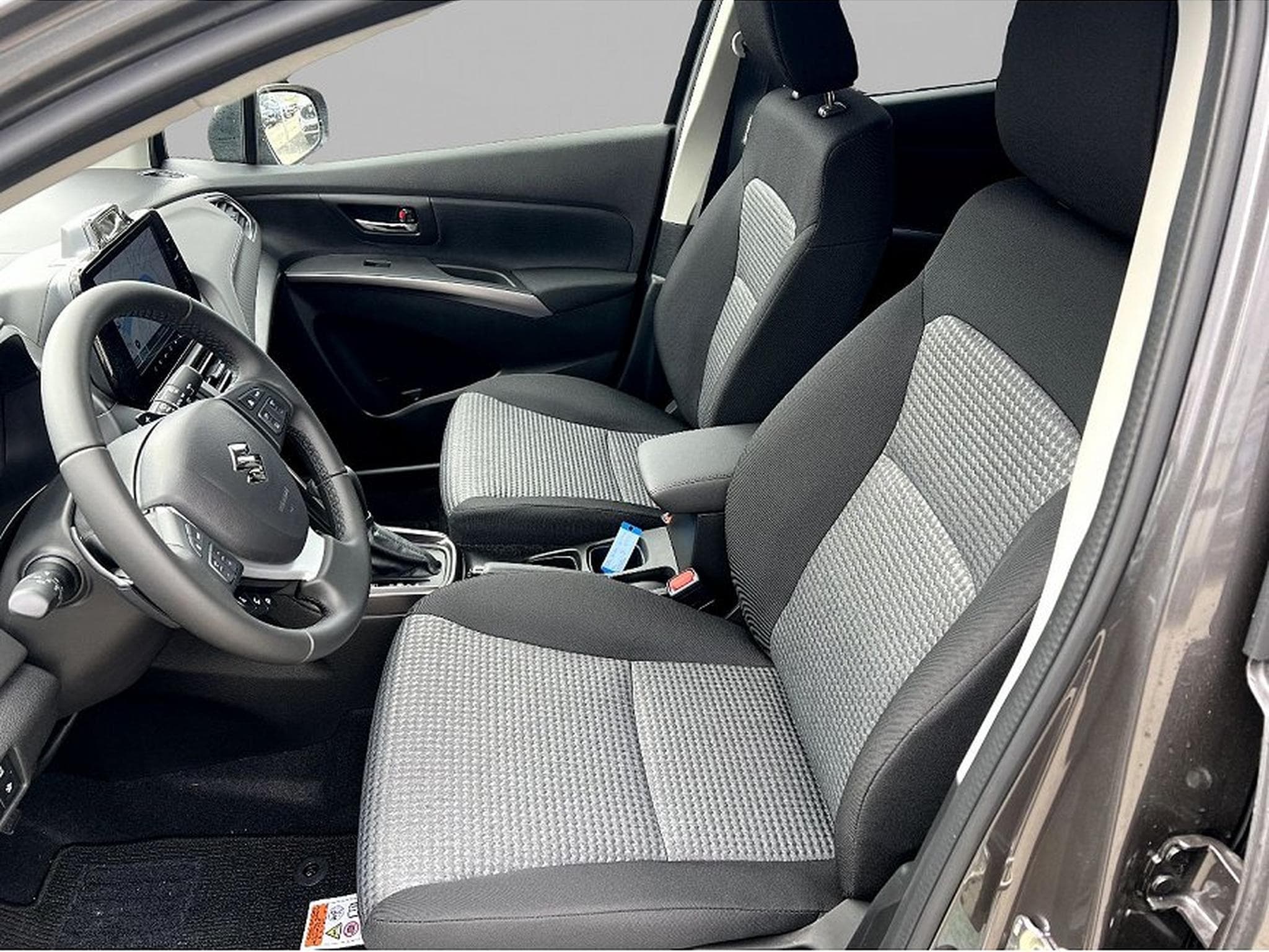 Suzuki S-Cross (2025) - Photo 7