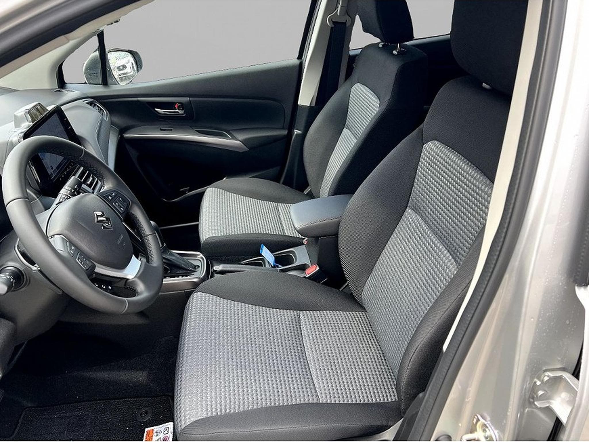 Suzuki S-Cross (2025) - Photo 7