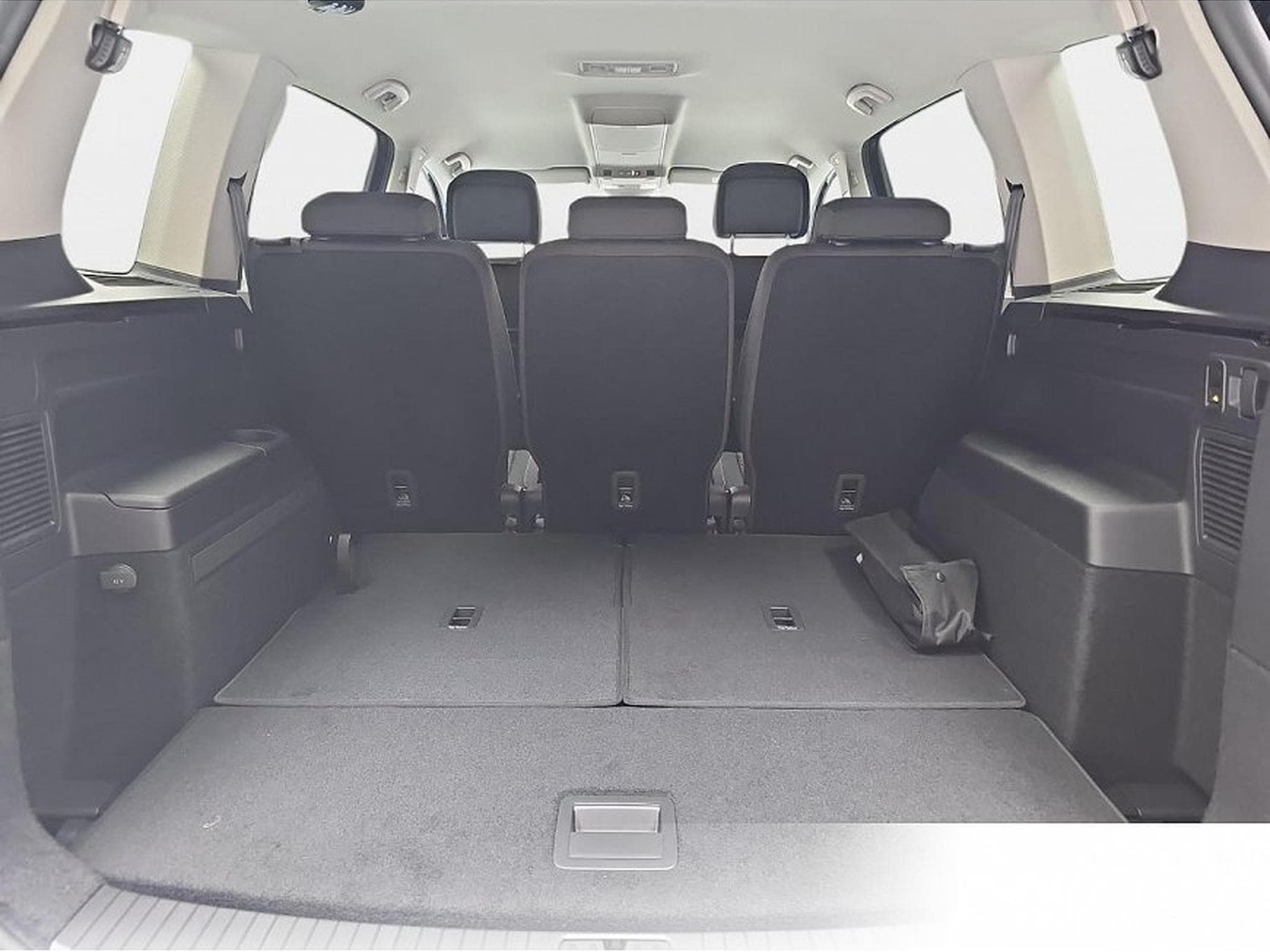 VW Touran (2026) - Foto 13