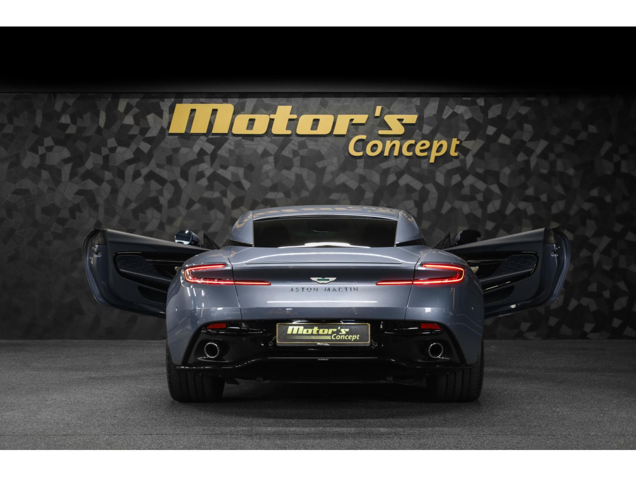 Aston-Martin DB12 V8 Twin Turbo - CONCOURS BLUE (2026) - Foto 5