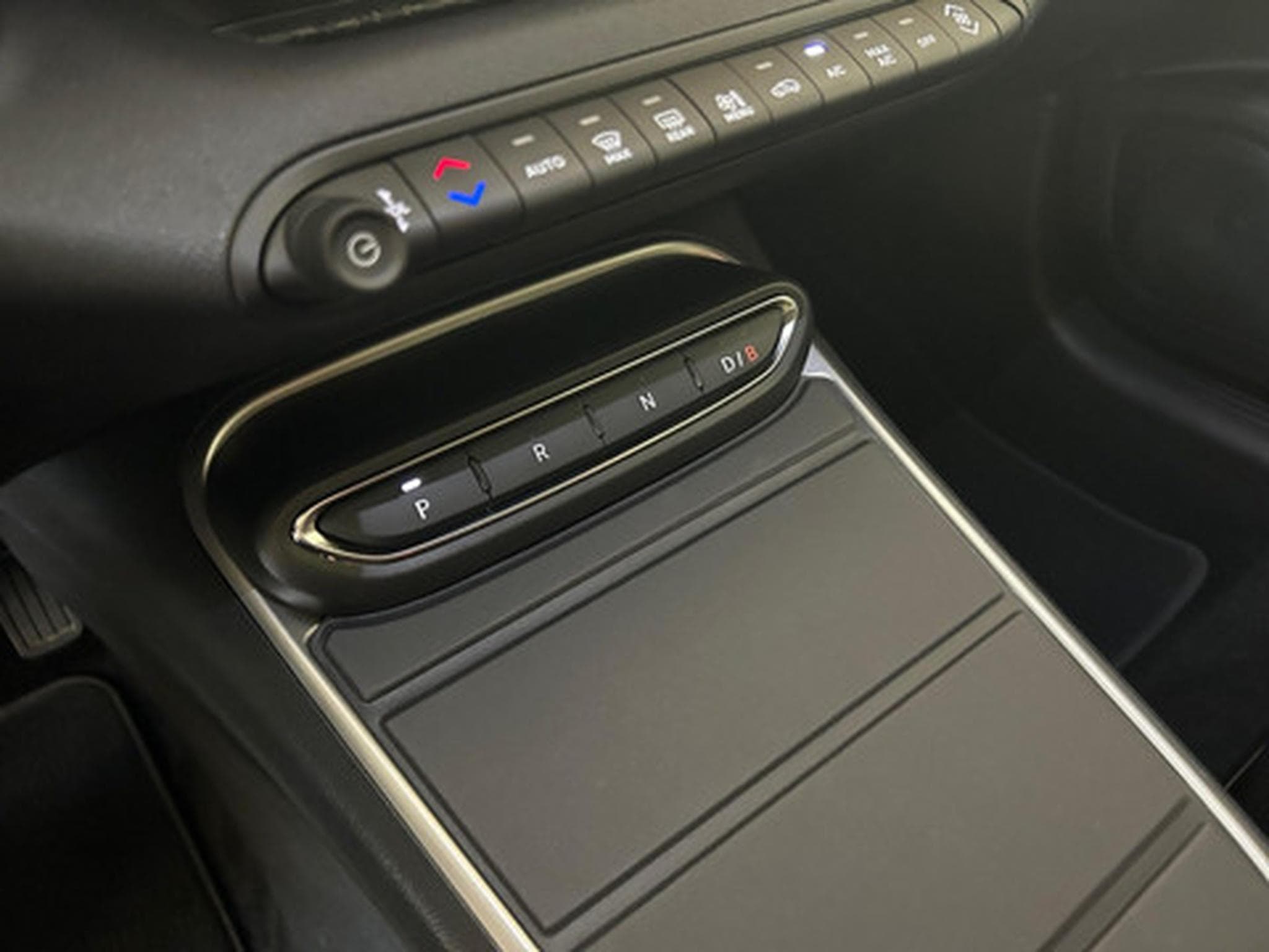 Jeep Avenger SUMMIT (2026) - Photo 9