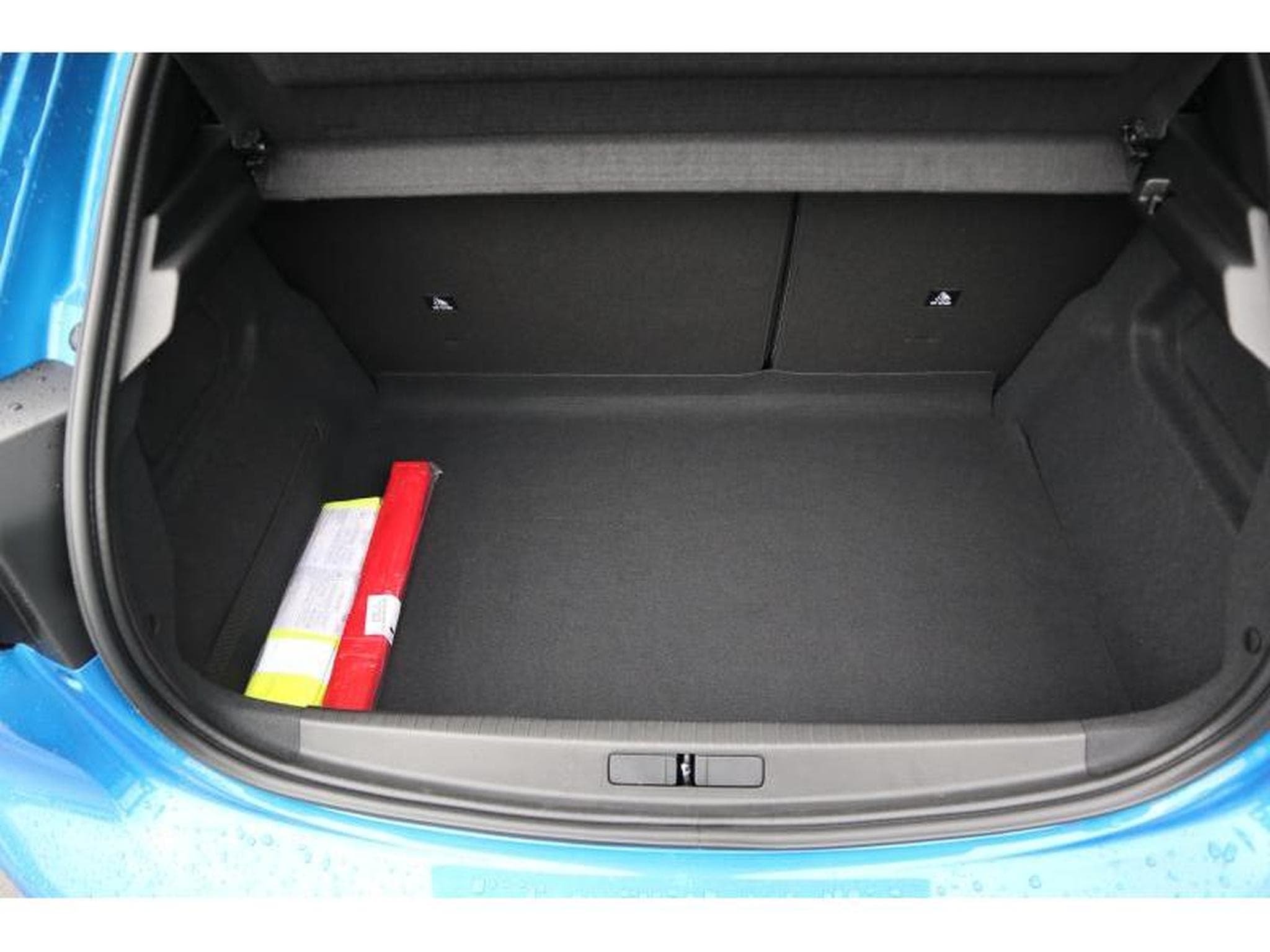 Peugeot 208 GT EAT8 (2023) - Photo 17