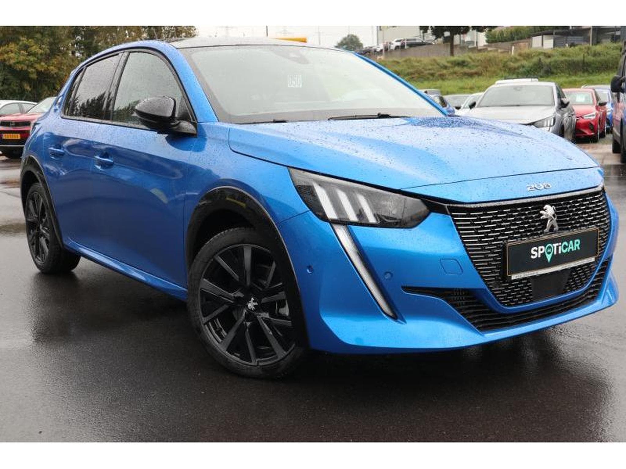 Peugeot 208 GT EAT8 (2023) - Photo 2