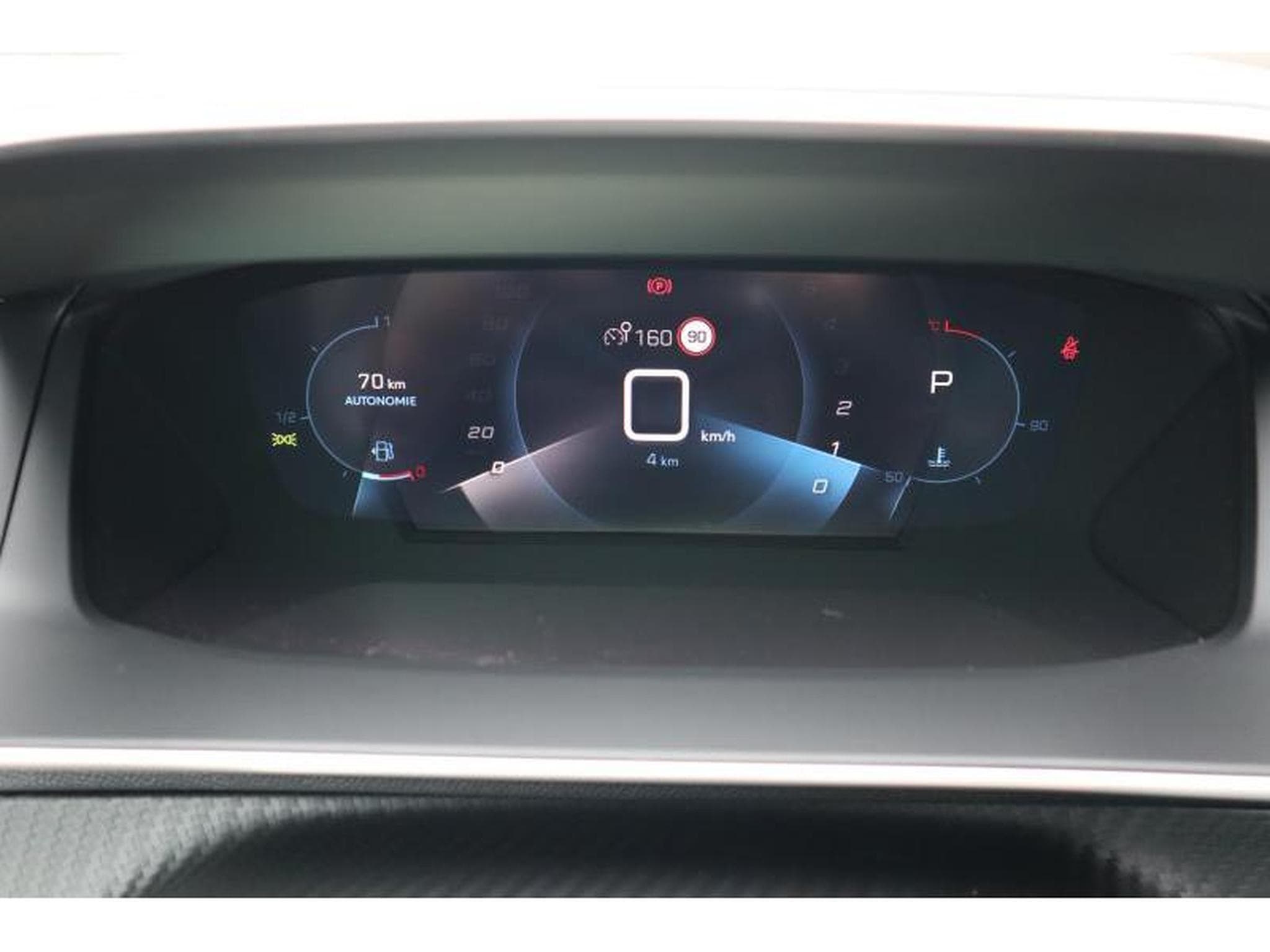 Peugeot 208 GT EAT8 (2023) - Photo 8