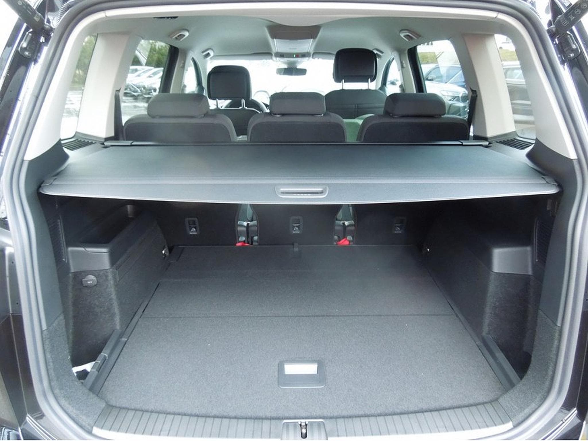 VW Touran (2026) - Foto 13