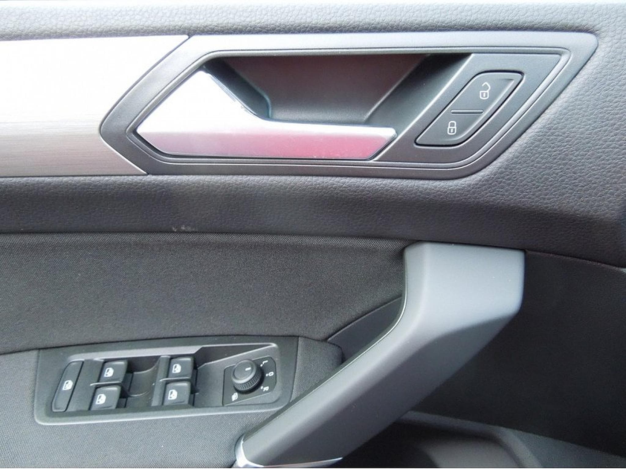 VW Touran (2026) - Foto 8