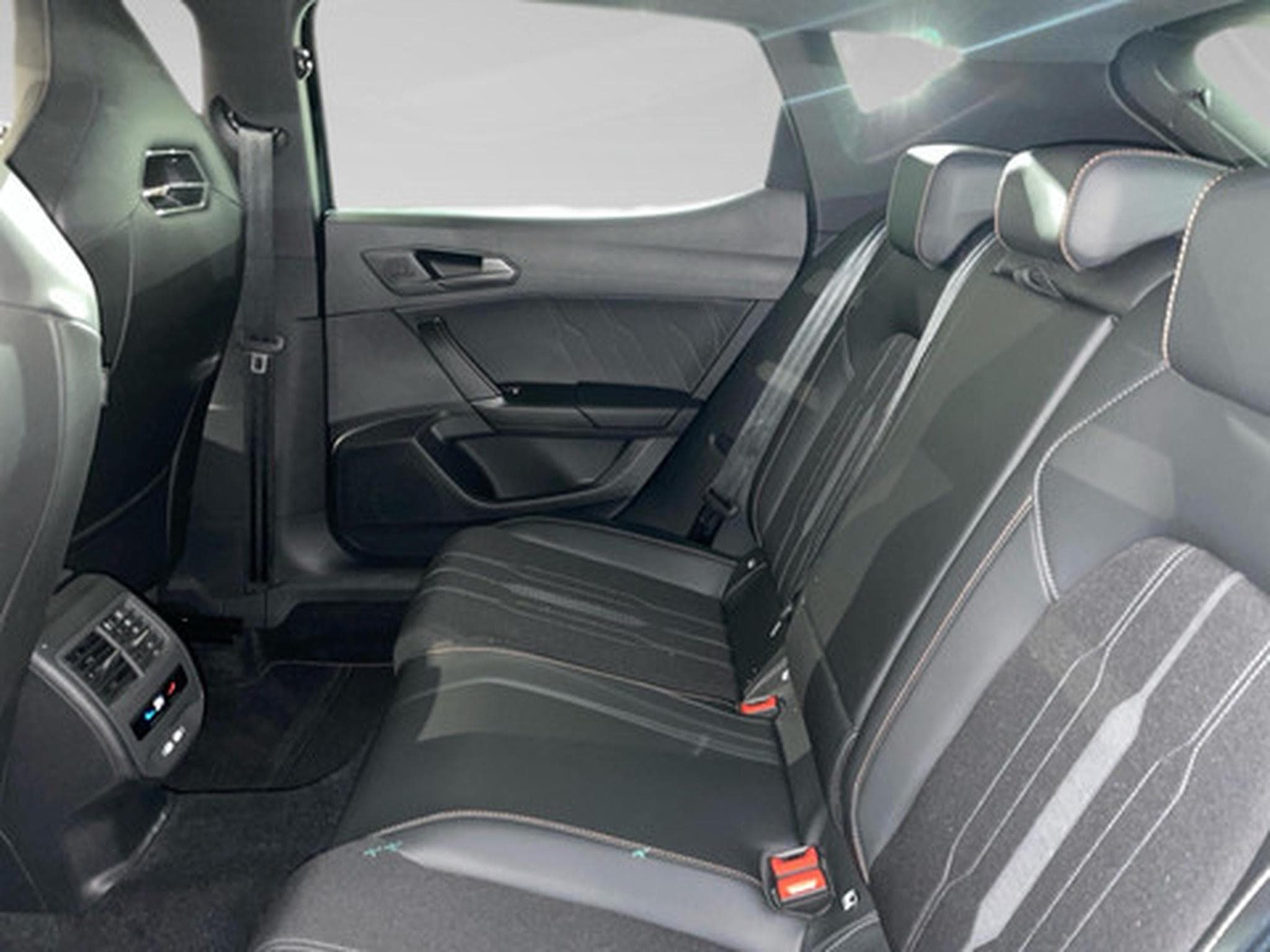 Cupra Leon 2.0 TSI EVO 221kW VZ DSG (2026) - Photo 11