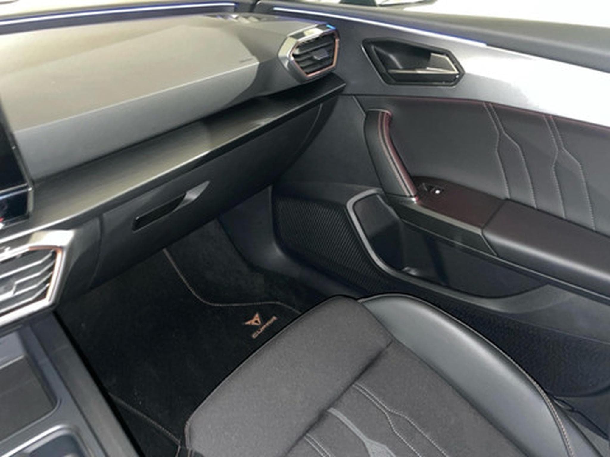 Cupra Leon 2.0 TSI EVO 221kW VZ DSG (2026) - Photo 9