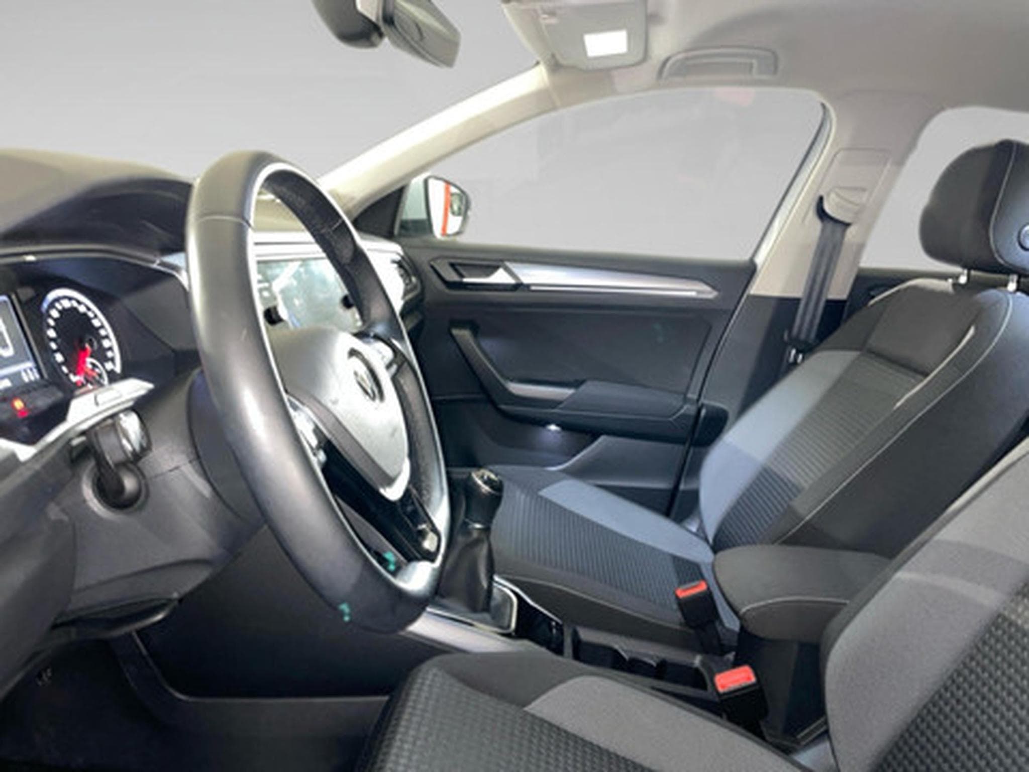 VW T-Roc 2.0 TDI SCR 85kW ACTIVE (2026) - Photo 4