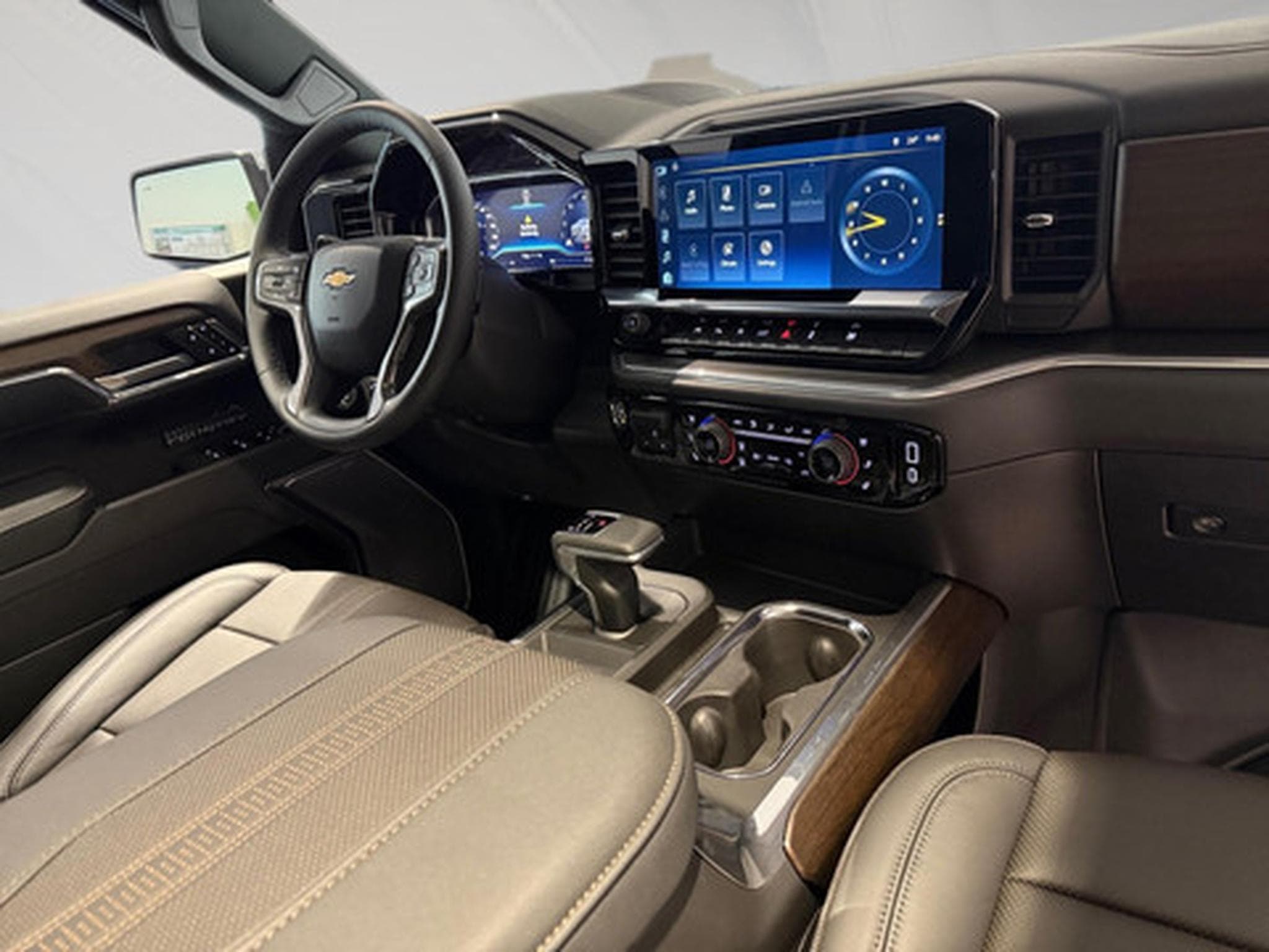 Chevrolet Silverado 1500 HIGH COUNTRY V8 6.2 (2026) - Photo 6