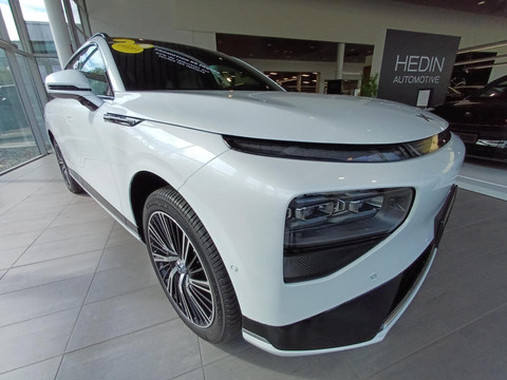 Xpeng G9 New RWD Long Rang BEV 93KWH Performance AWD (2026) - Photo 3