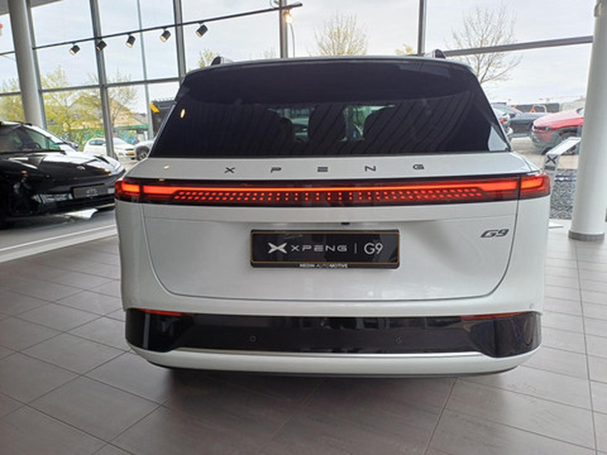 Xpeng G9 New RWD Long Rang BEV 93KWH Performance AWD (2026) - Photo 5