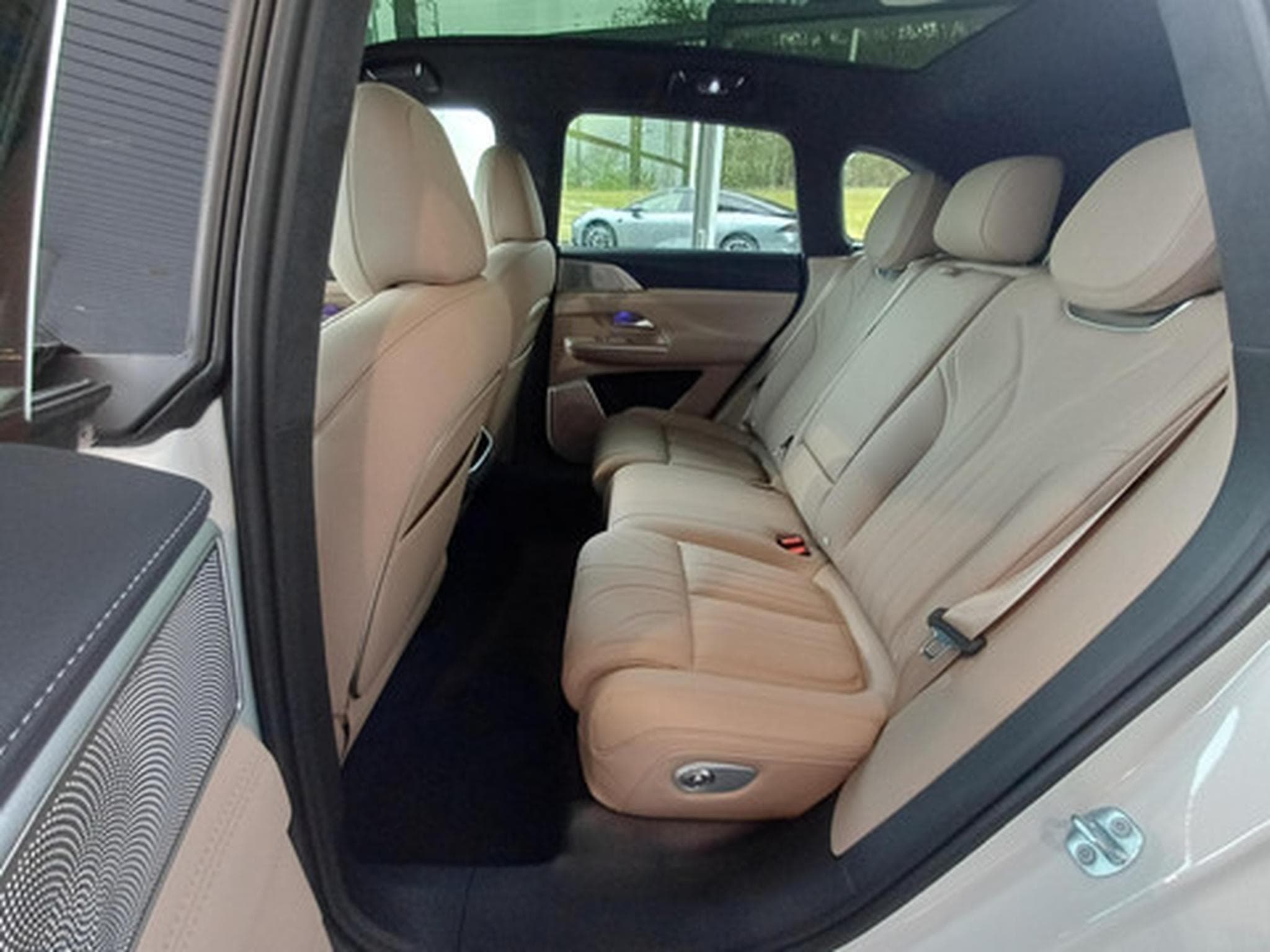 Xpeng G9 New RWD Long Rang BEV 93KWH Performance AWD (2026) - Photo 8