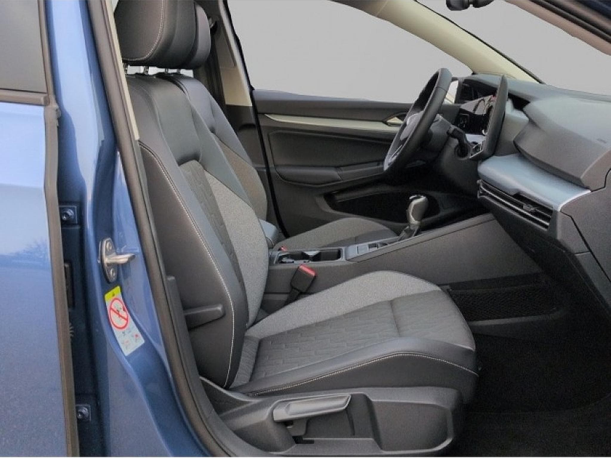 VW Golf (2025) - Photo 6