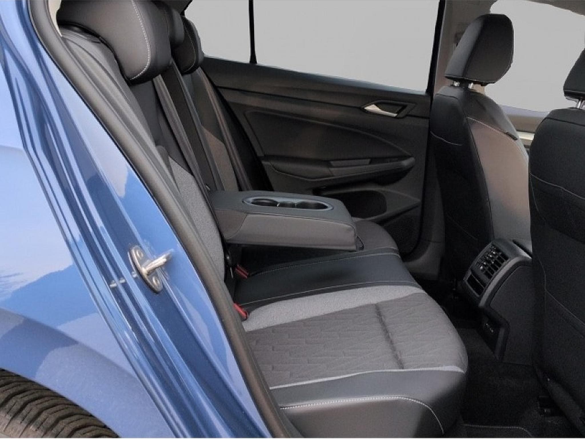 VW Golf (2025) - Photo 7