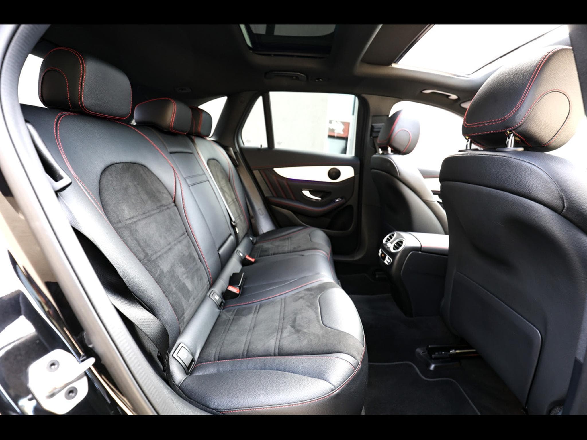 Mercedes GLC 43 AMG 4MATIC – OBSIDIAN BLACK (2022) - Photo 13