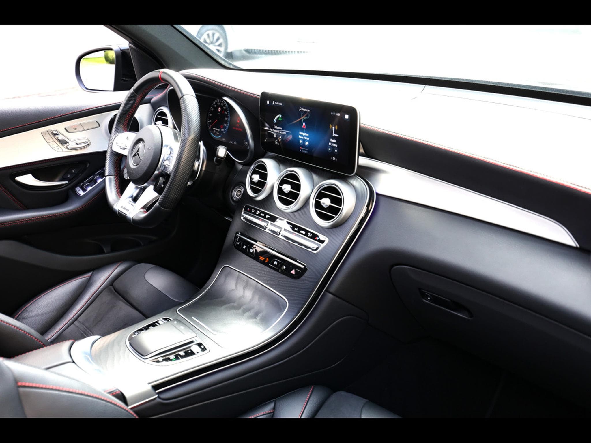 Mercedes GLC 43 AMG 4MATIC – OBSIDIAN BLACK (2022) - Photo 22