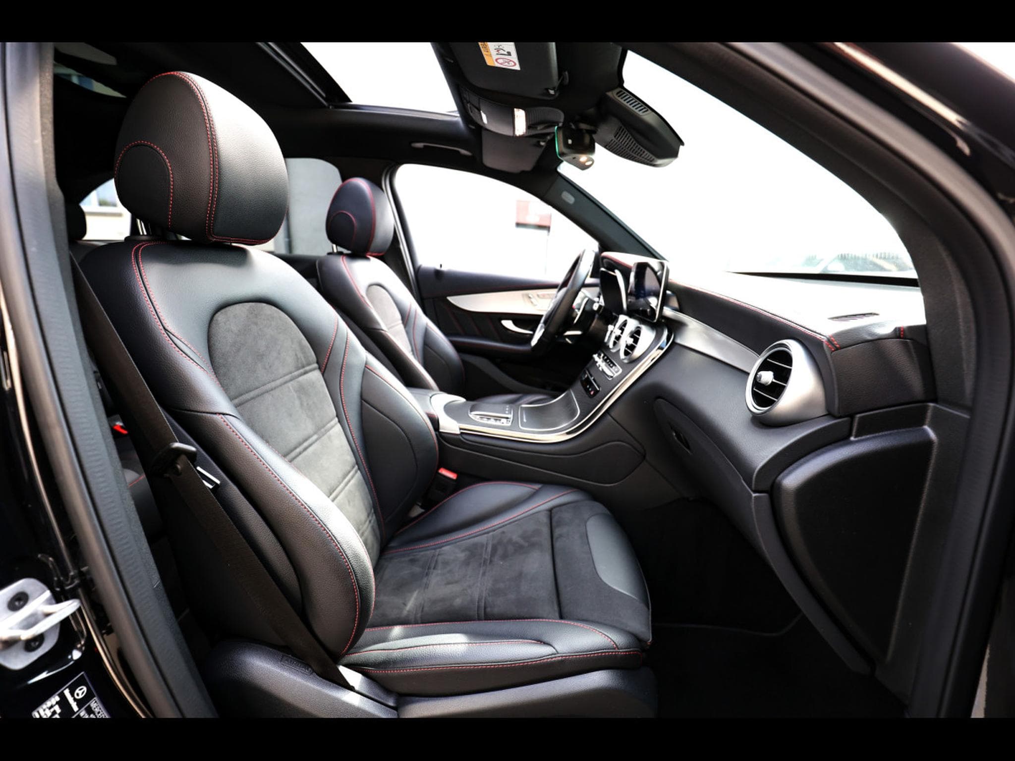 Mercedes GLC 43 AMG 4MATIC – OBSIDIAN BLACK (2022) - Photo 23