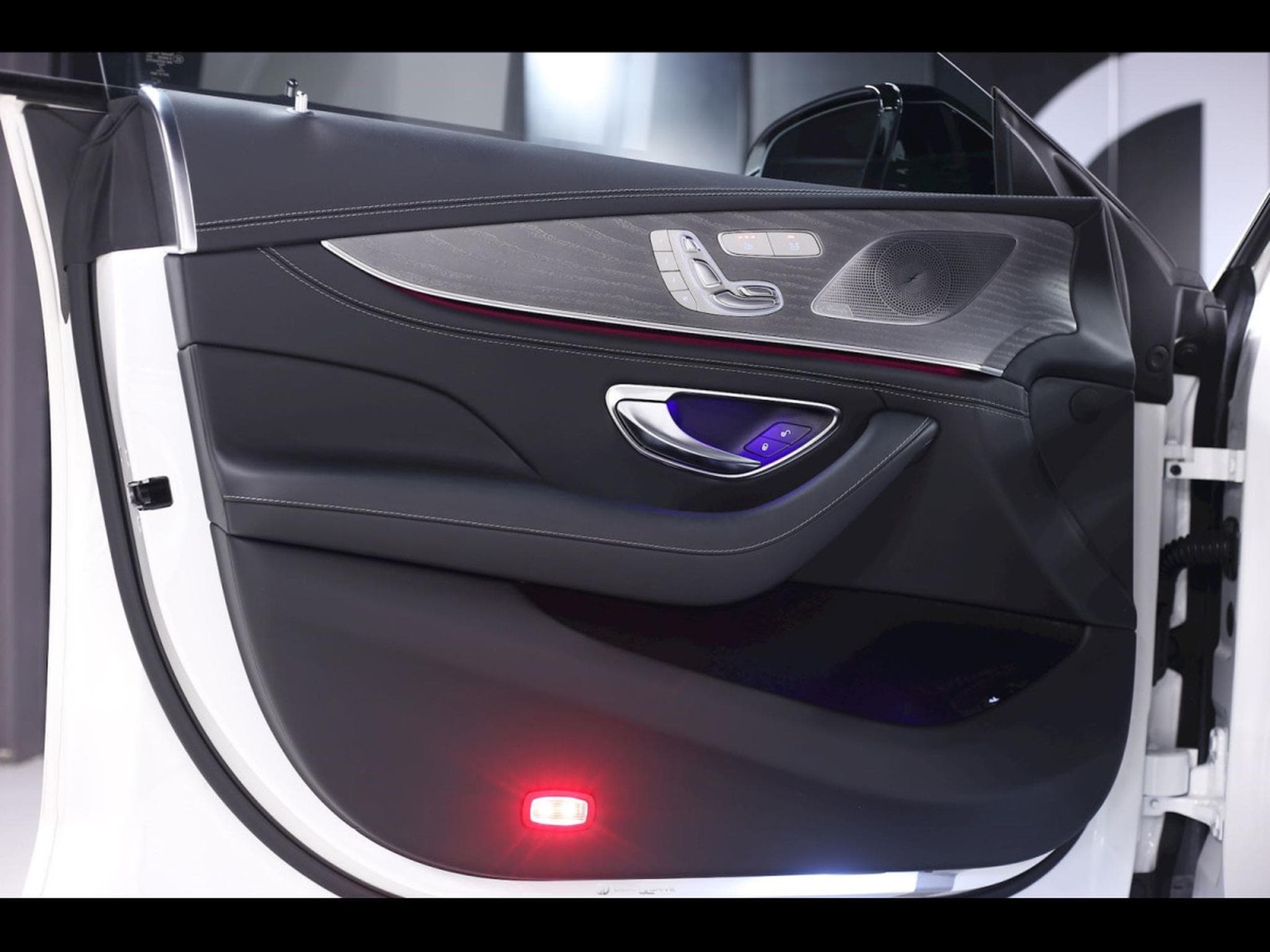 Mercedes AMG GT 4 PORTES 63 S 4MATIC+ (639 CH) - DIAMOND WHITE METALLIC DESI (2019) - Photo 9