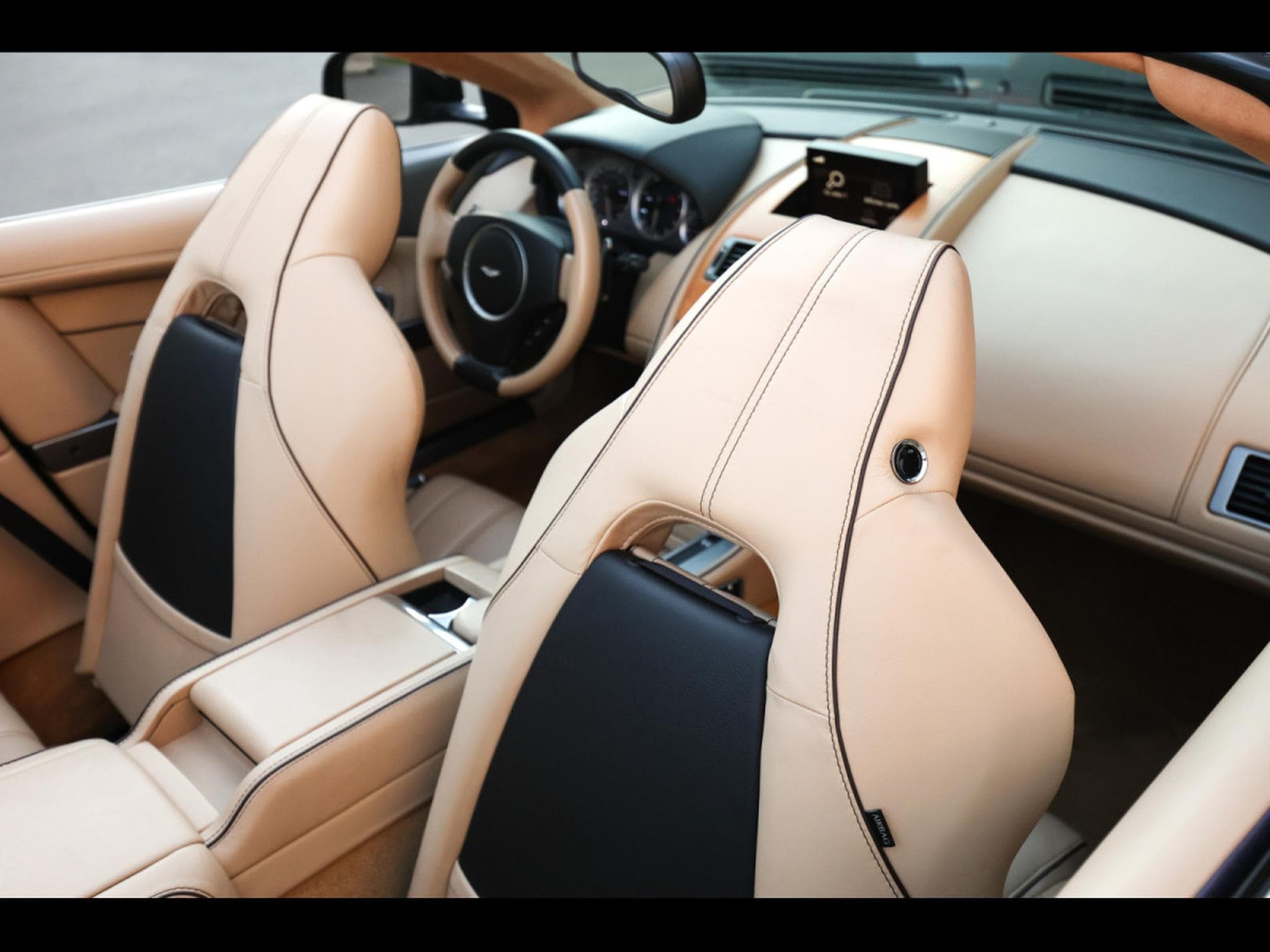 Aston-Martin Virage VOLANTE 6.0 V12 TOUCHTRONIC II – MARRON BLACK (2013) - Foto 15