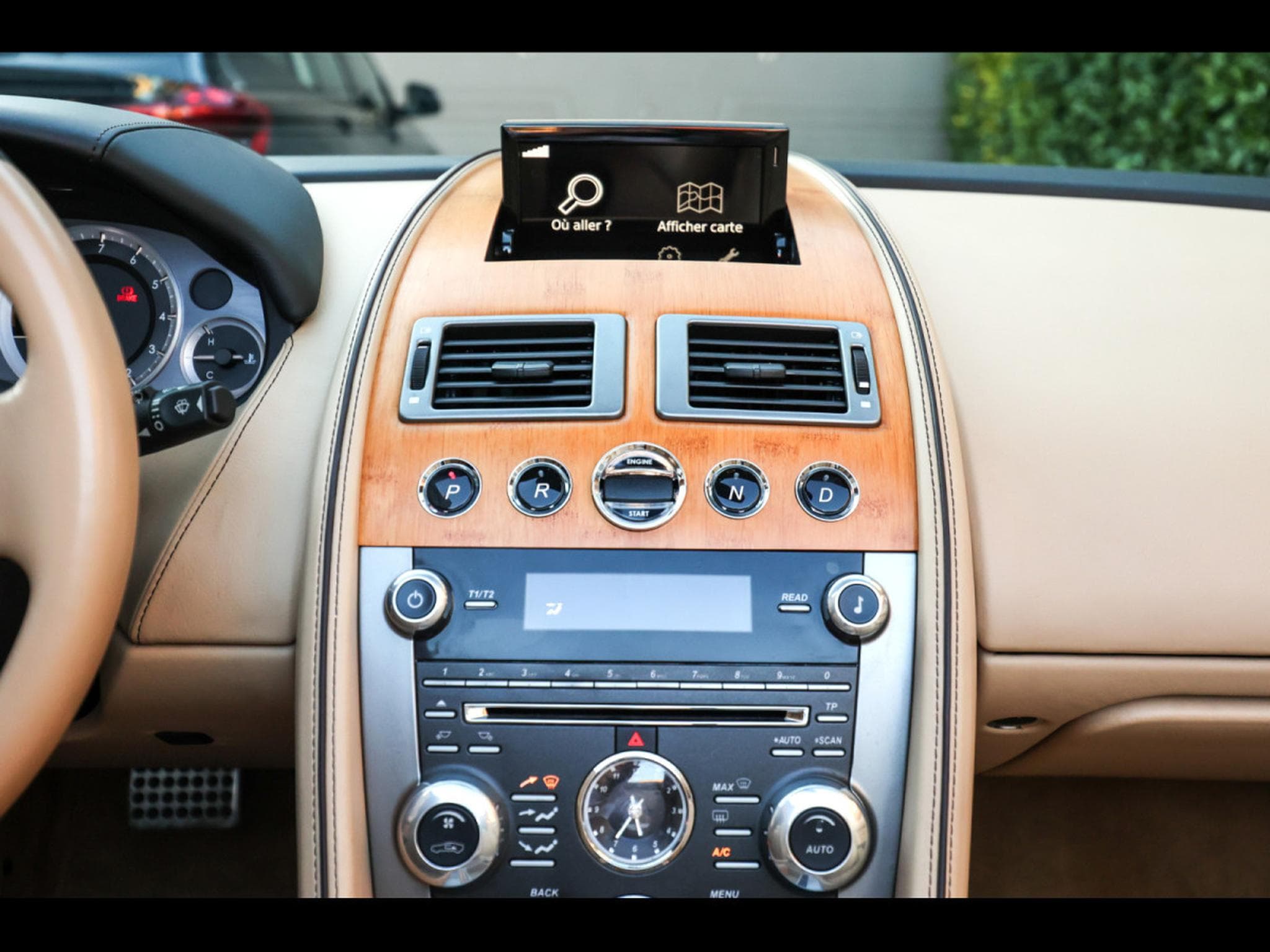 Aston-Martin Virage VOLANTE 6.0 V12 TOUCHTRONIC II – MARRON BLACK (2013) - Foto 23