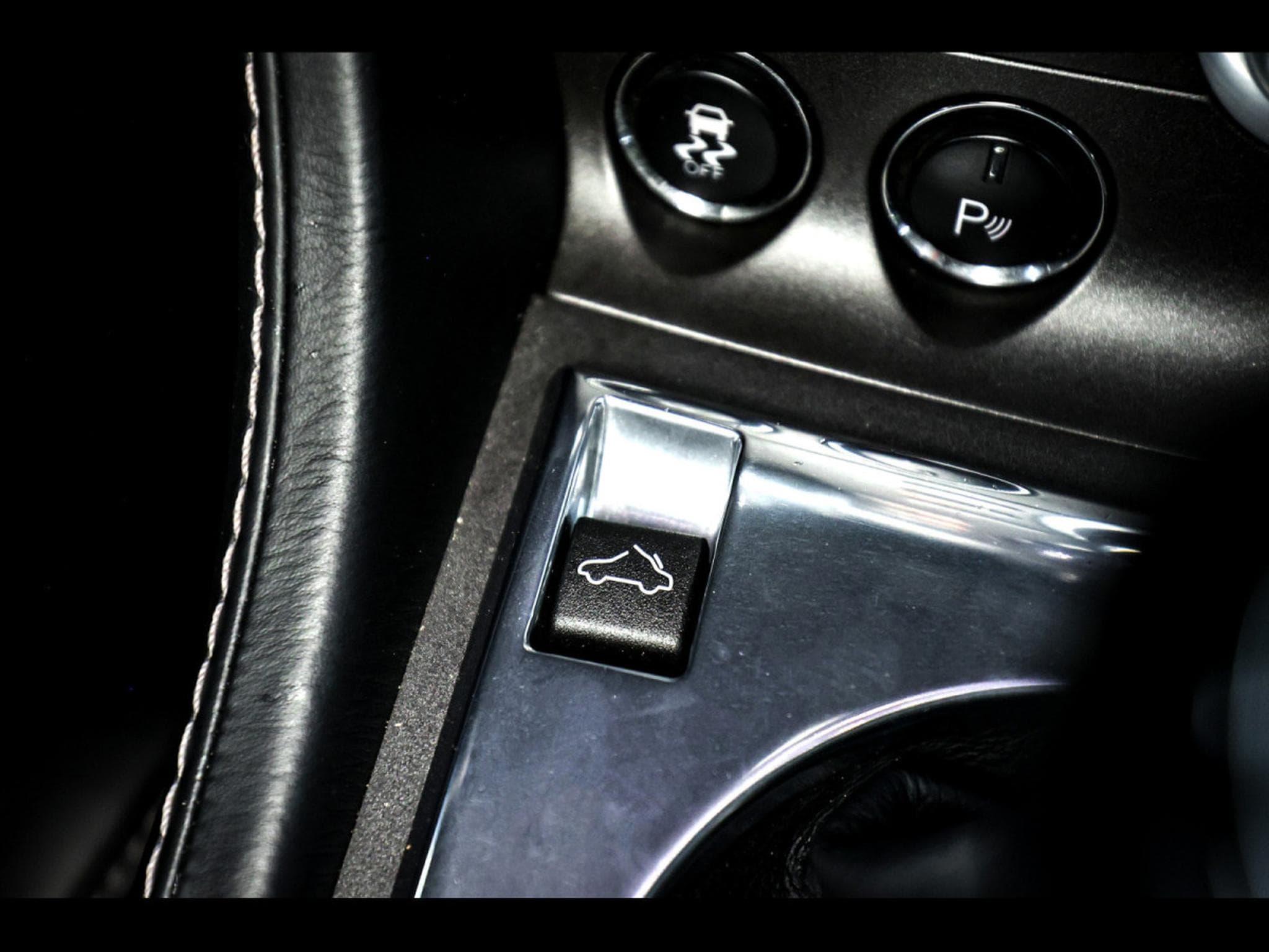 Aston-Martin V8 Vantage ROADSTER 4.7 436 MANUAL 6 (2014) - Photo 25