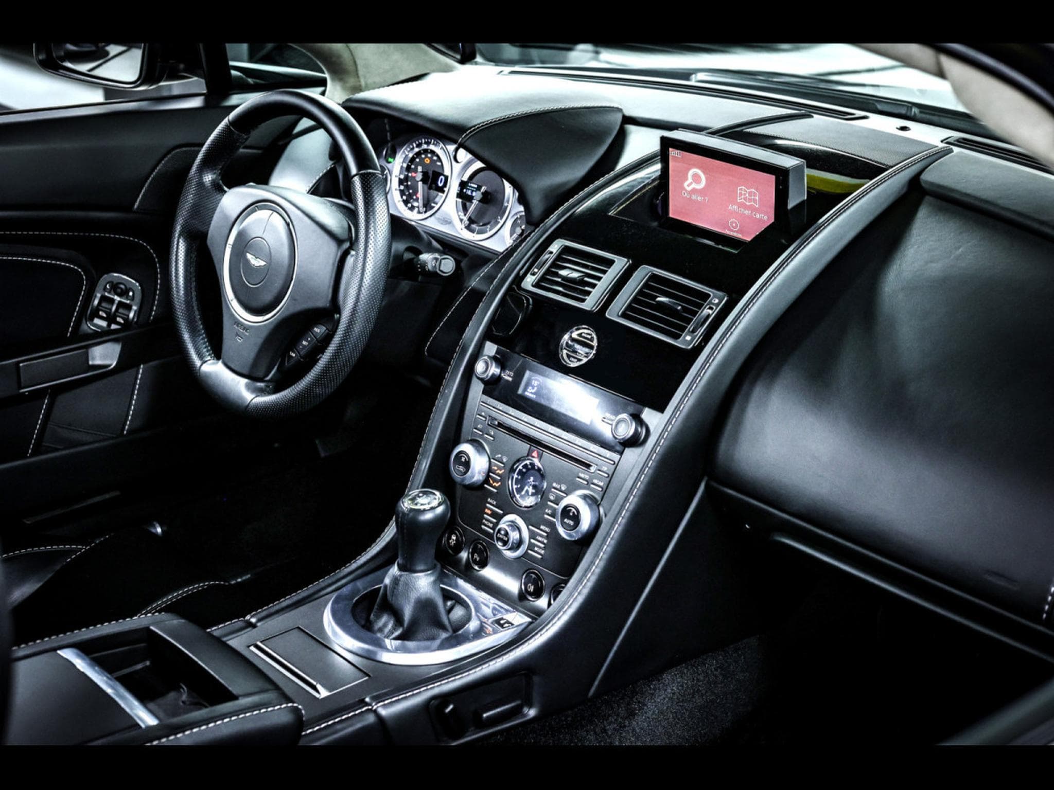 Aston-Martin V8 Vantage V8 ROADSTER 4.7 436 MANUAL 6 (2014) - Photo 12