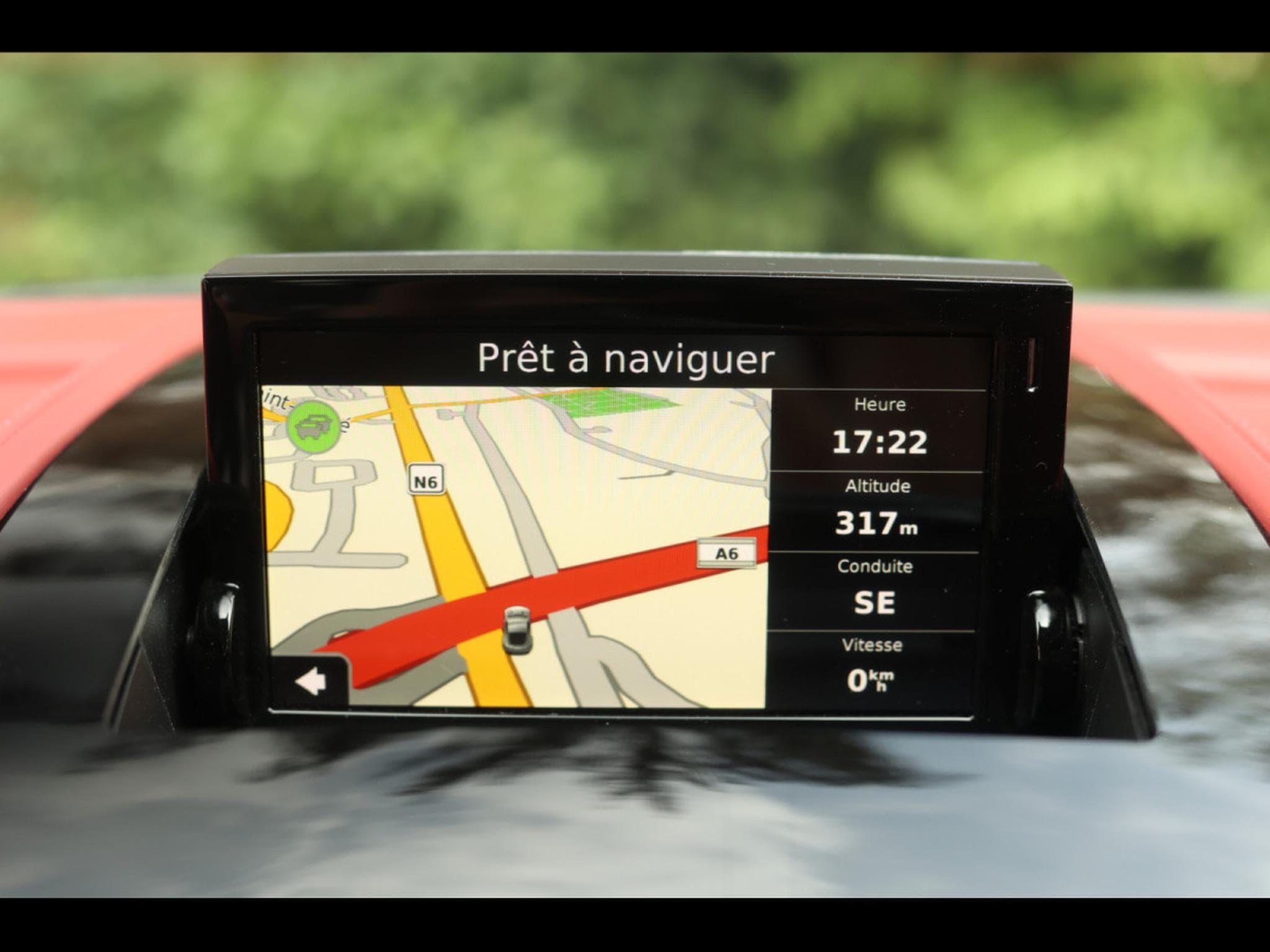 Aston-Martin V8 Vantage COUPE SPORTSHIFT II - STRATUS WHITE METALLIC (2017) - Photo 16