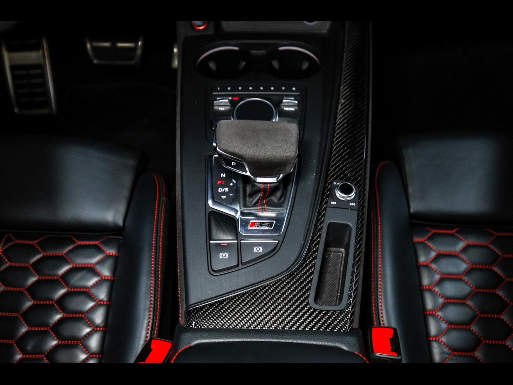 Audi RS4 AVANT 2.9 TFSI QUATTRO TIPTRONIC – AUDI EXCLUSIVE CARBON DES (2018) - Photo 17