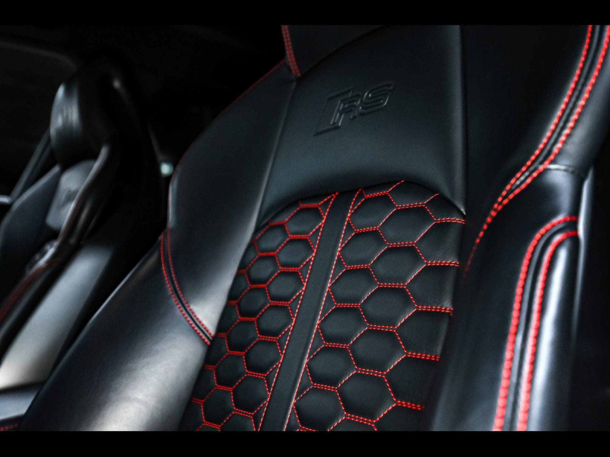 Audi RS4 AVANT 2.9 TFSI QUATTRO TIPTRONIC – AUDI EXCLUSIVE CARBON DES (2018) - Photo 24