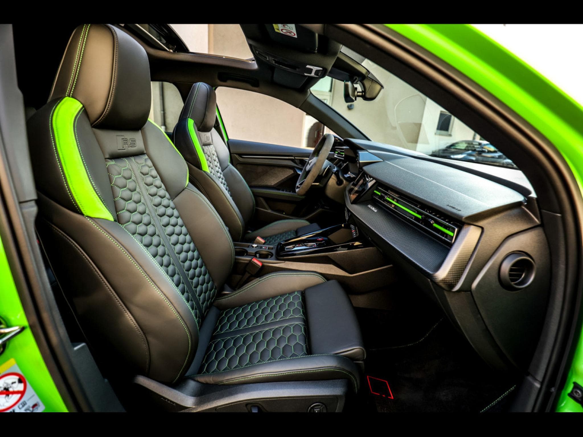 Audi RS3 SPORTBACK 2.5 TFSI QUATTRO S-TRONIC – PACK CARBONE RS – WARR (2025) - Photo 16