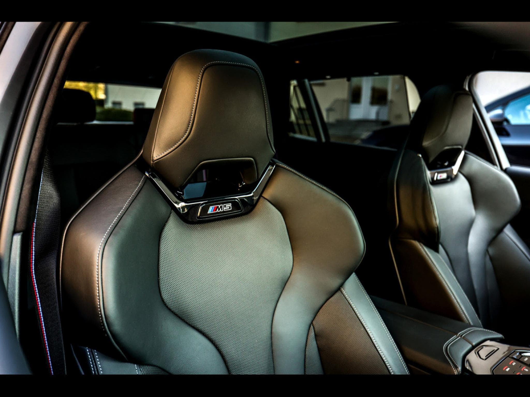 BMW M5 TOURING (G99) – BMW INDIVIDUAL GREY BLACK – PPF – IMMAT FR. (2025) - Foto 16