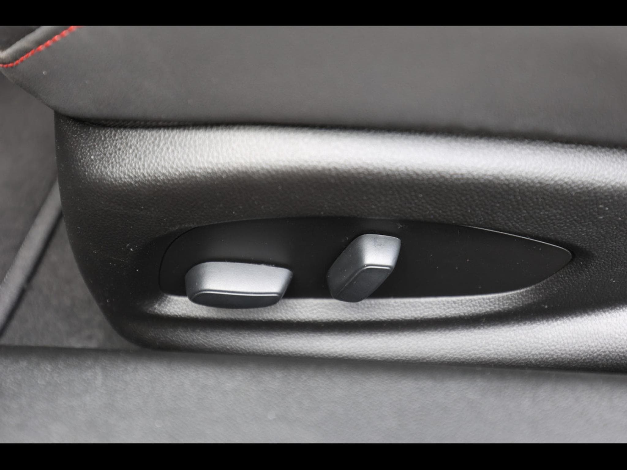 Chevrolet Camaro ZL1°MANUAL 6°PANO°RECARO°KEYLESS°BOSE°KAM°HUD (2020) - Foto 21